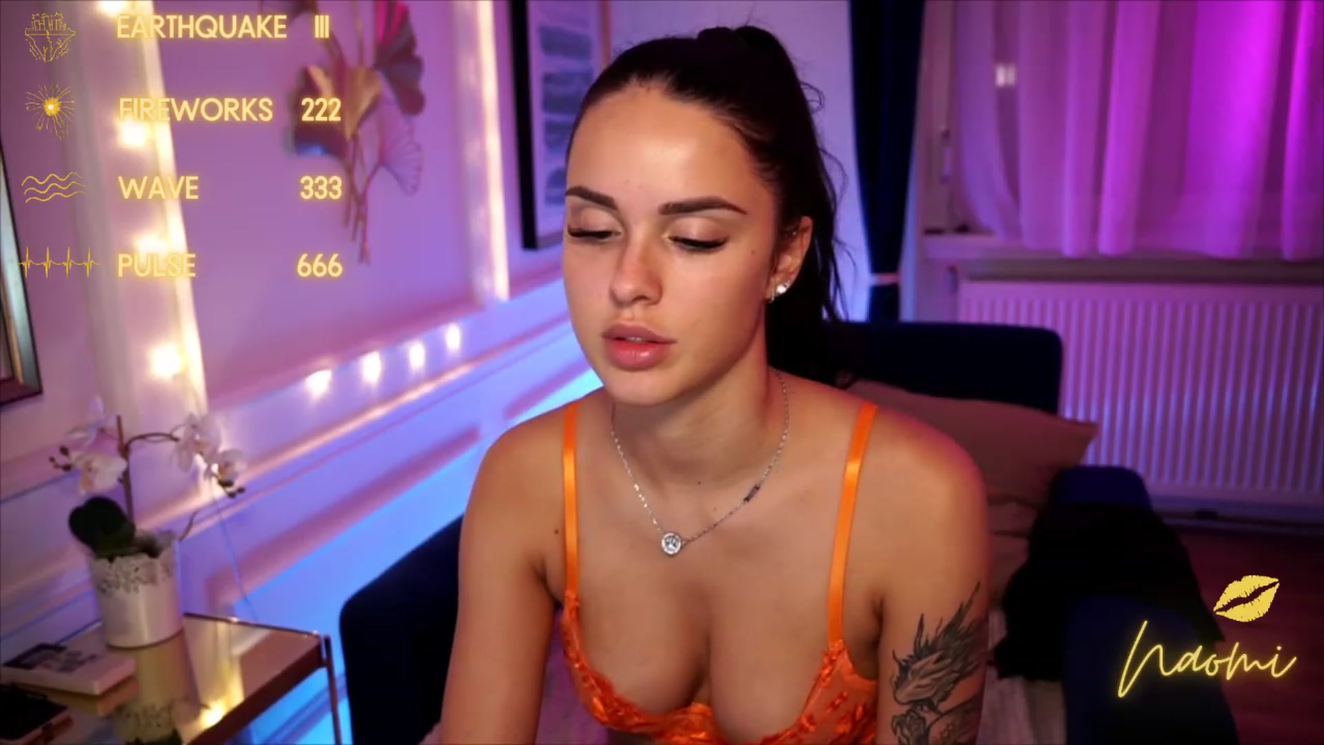 Gallery image thumbnail from cinnabellee's myfreecams stream on, 07/12/2023, 20:25 image 6 of 20