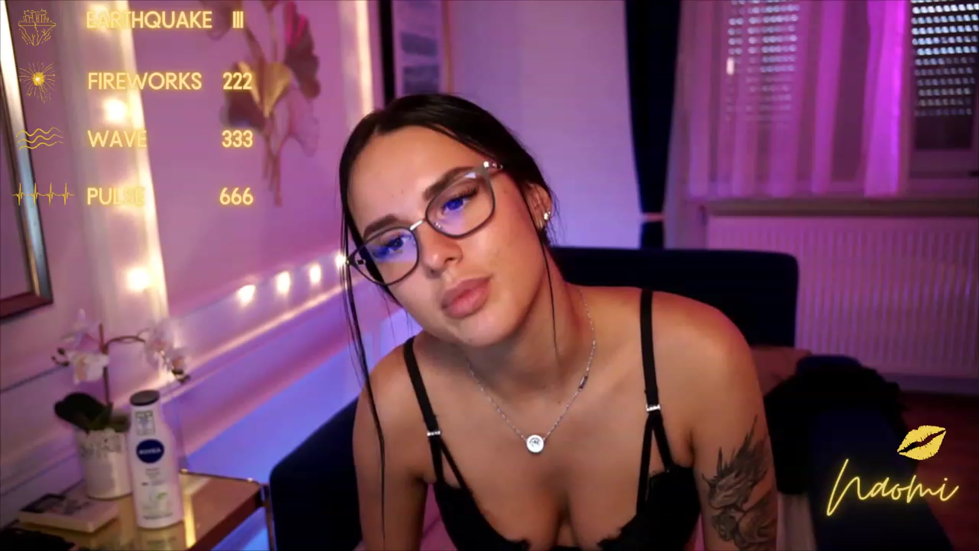 Gallery image thumbnail from cinnabellee's myfreecams stream on, 07/25/2023, 19:15 image 7 of 20