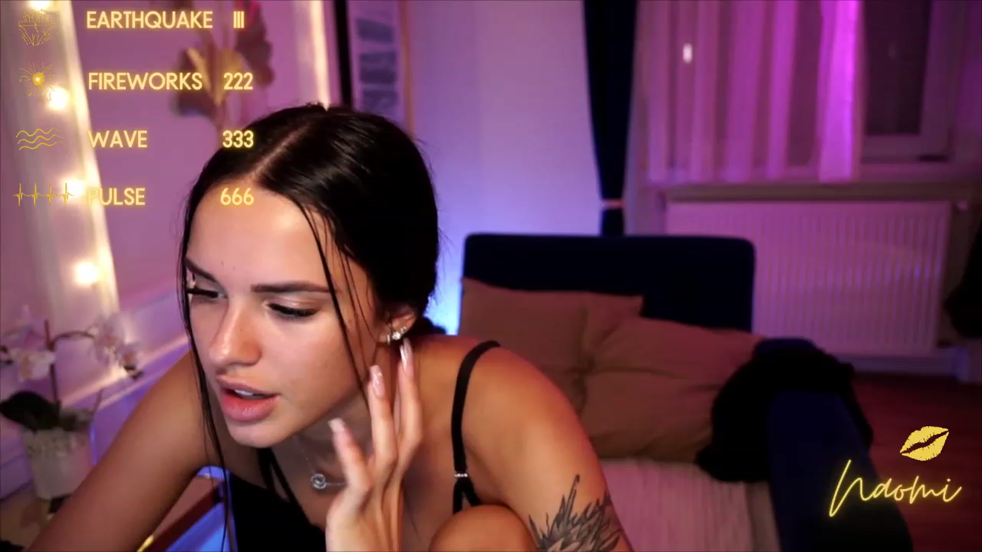 Gallery image thumbnail from cinnabellee's myfreecams stream on, 07/25/2023, 19:15 image 19 of 20