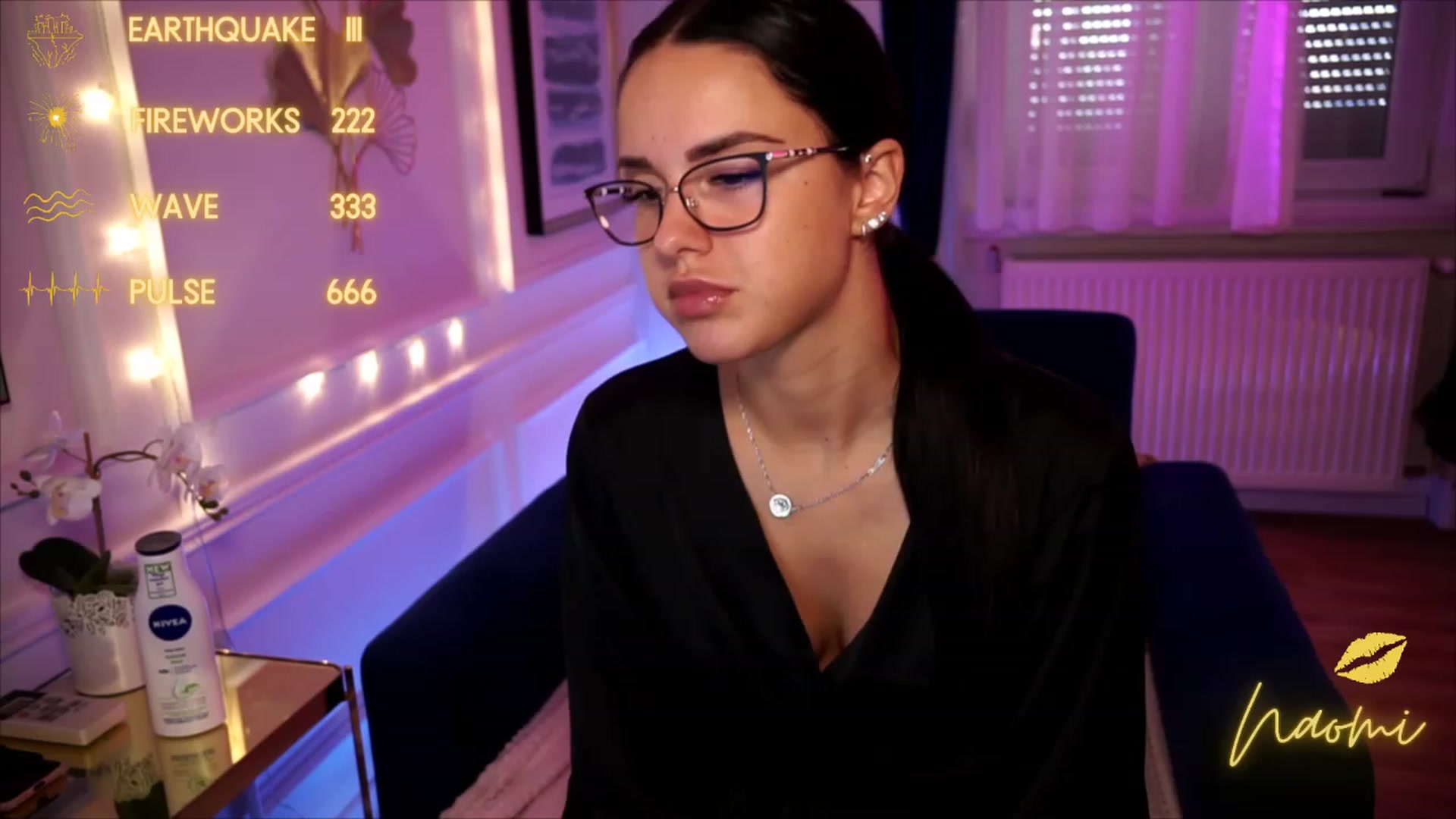 Gallery image thumbnail from cinnabellee's myfreecams stream on, 07/25/2023, 19:15 image 1 of 20