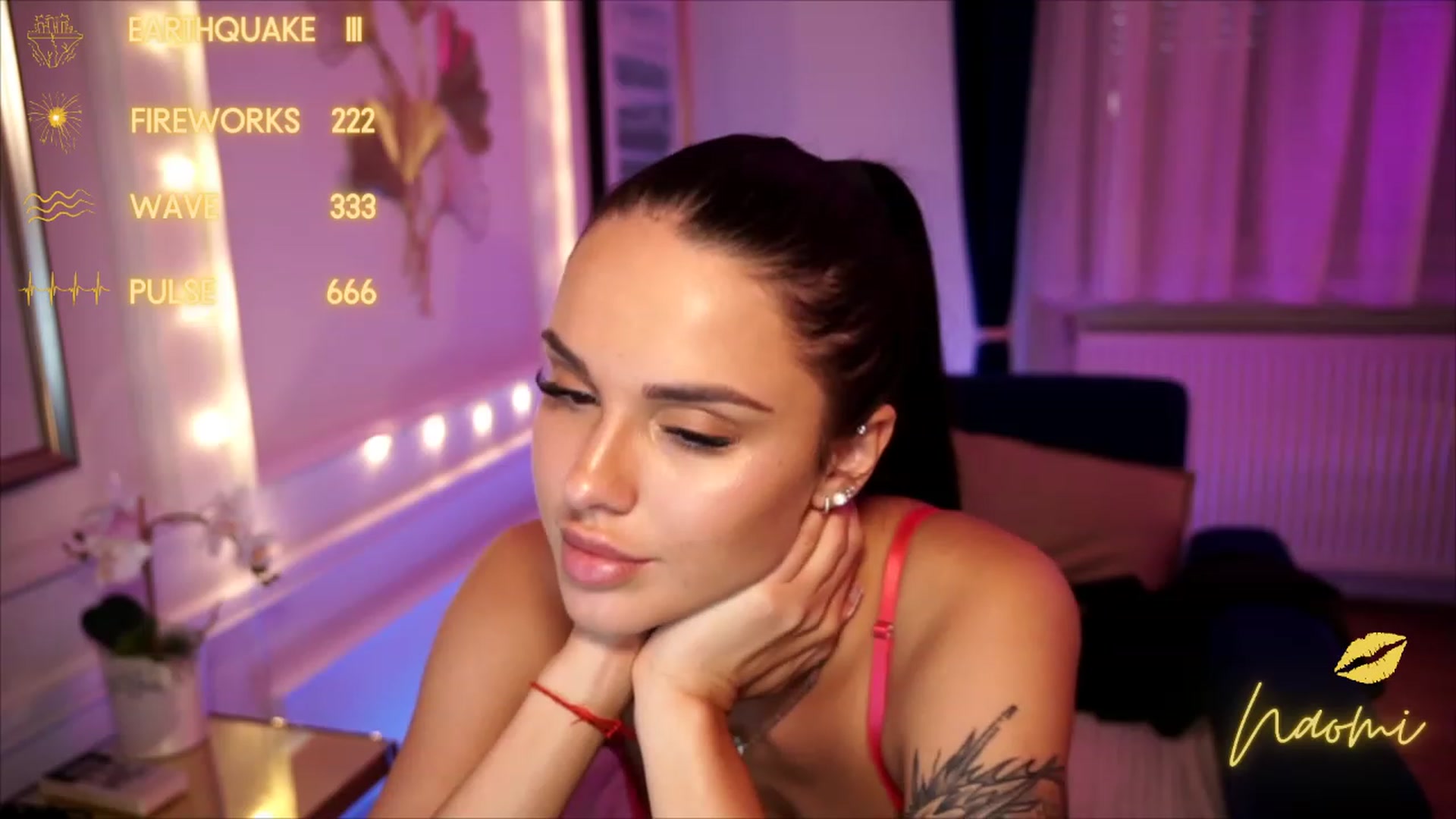 Gallery image thumbnail from cinnabellee's myfreecams stream on, 07/28/2023, 18:21 image 15 of 20