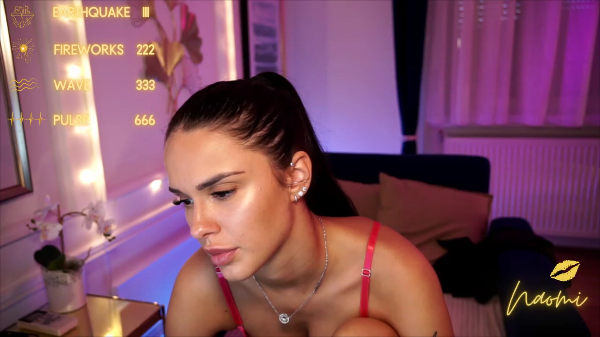 Gallery image thumbnail from cinnabellee's myfreecams stream on, 07/28/2023, 18:21 image 14 of 20