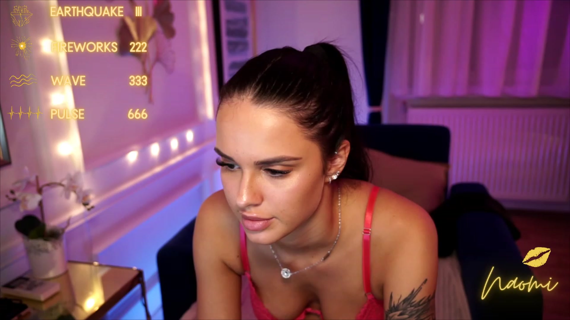 Gallery image thumbnail from cinnabellee's myfreecams stream on, 07/28/2023, 21:28 image 12 of 20