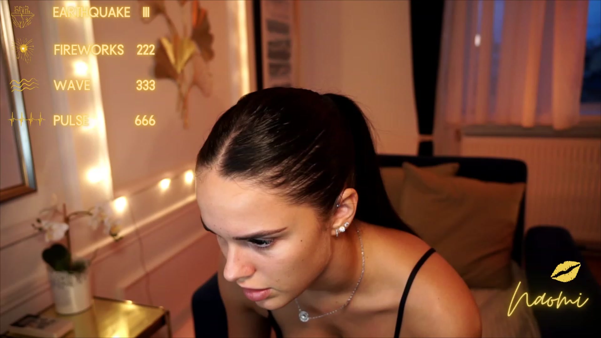 Gallery image thumbnail from cinnabellee's myfreecams stream on, 08/03/2023, 18:38 image 12 of 20