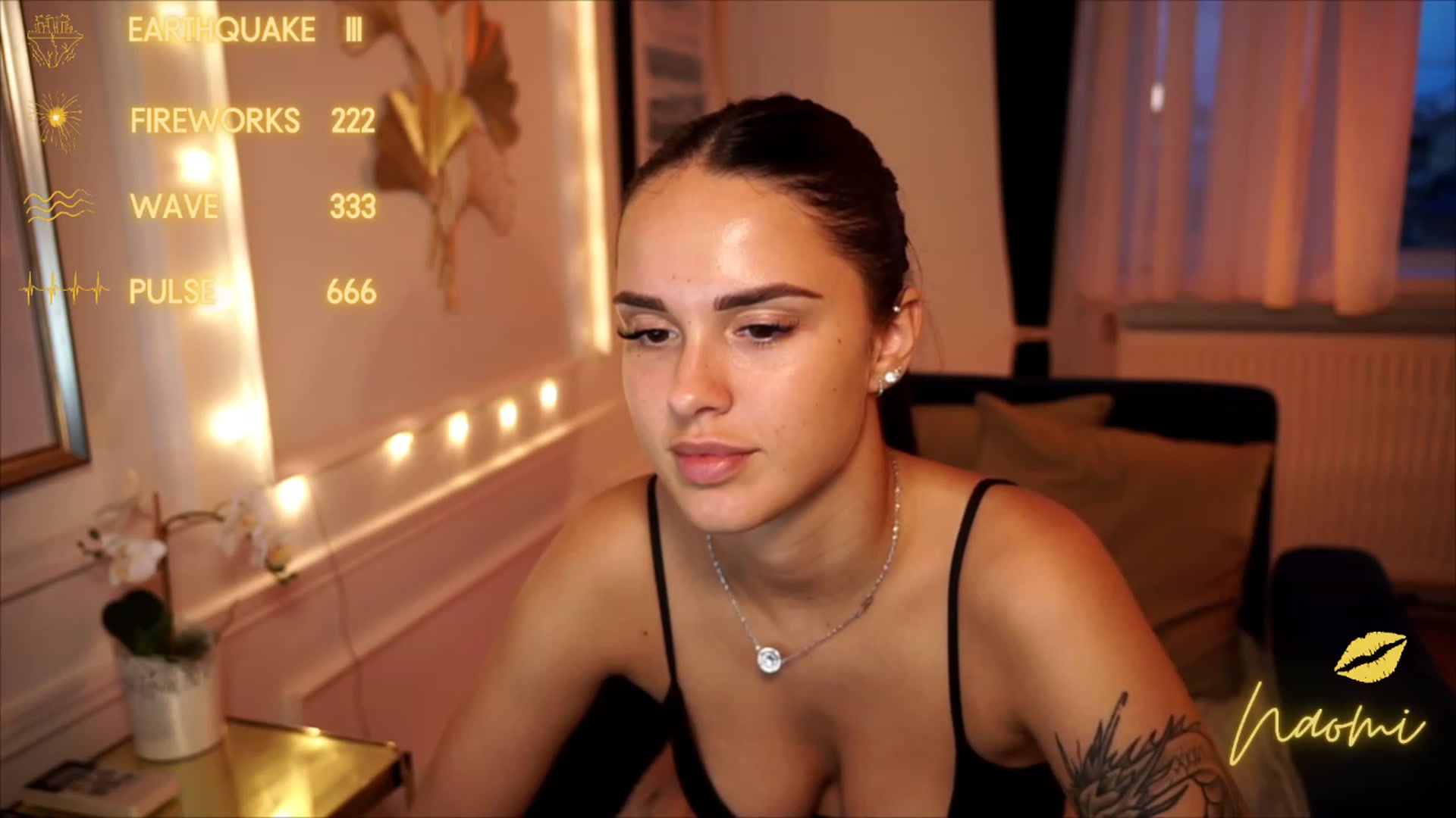 Gallery image thumbnail from cinnabellee's myfreecams stream on, 08/03/2023, 18:38 image 11 of 20