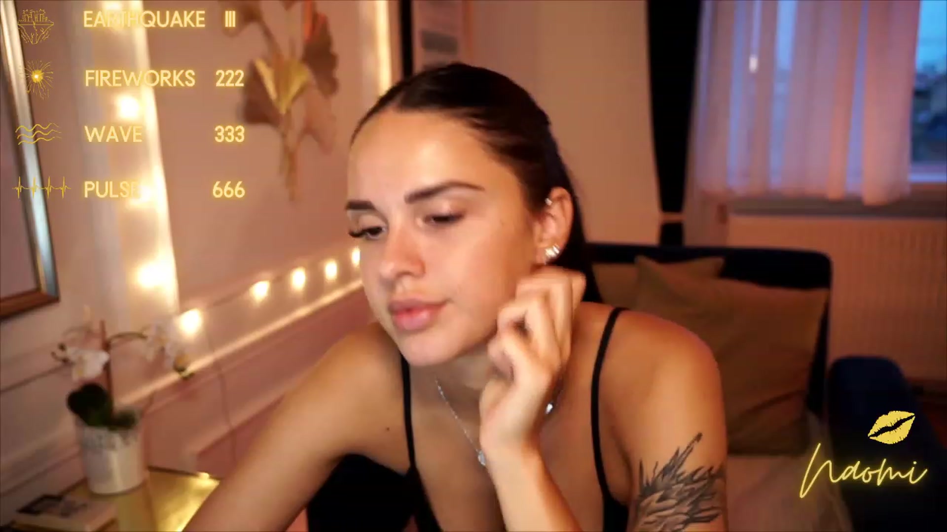 Gallery image thumbnail from cinnabellee's myfreecams stream on, 08/03/2023, 18:38 image 3 of 20