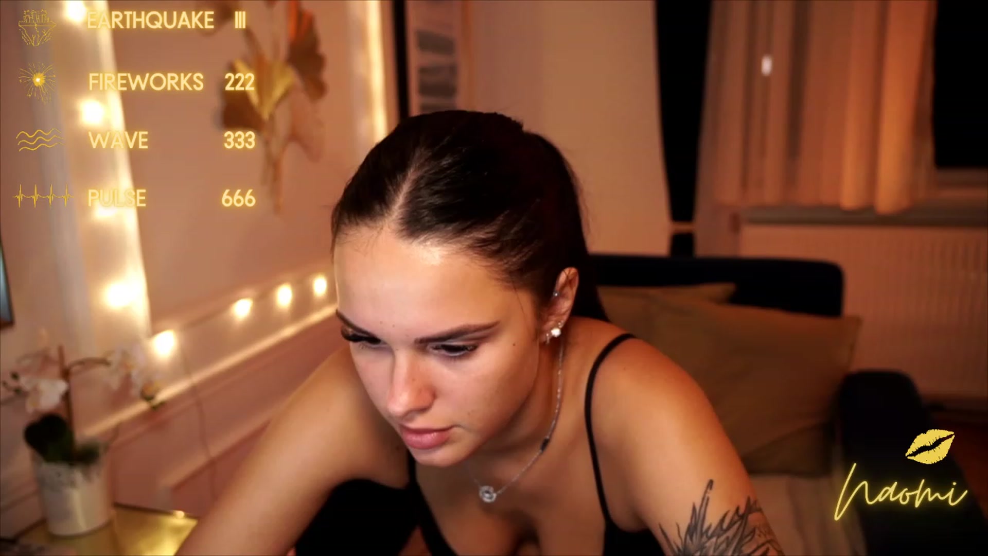 Gallery image thumbnail from cinnabellee's myfreecams stream on, 08/03/2023, 20:08 image 7 of 20