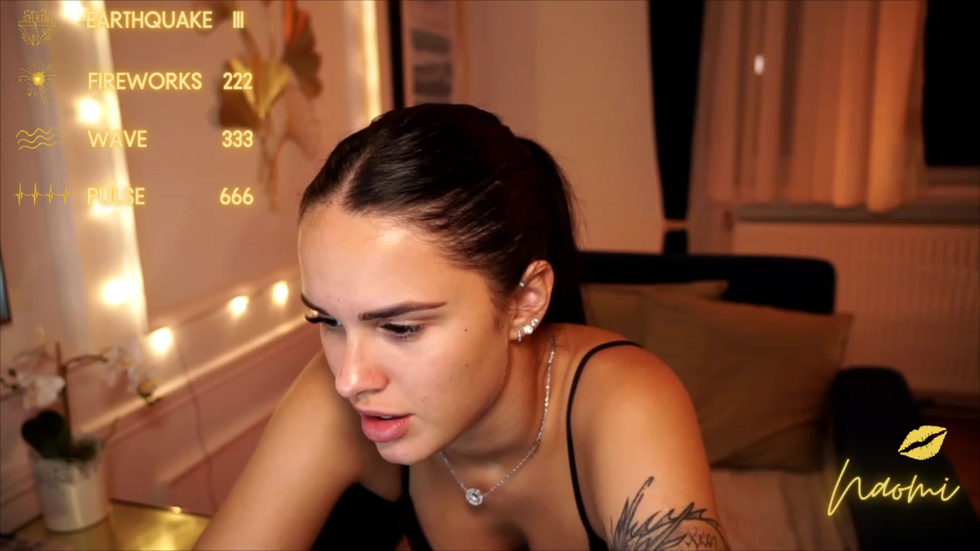 Gallery image thumbnail from cinnabellee's myfreecams stream on, 08/03/2023, 20:08 image 5 of 20