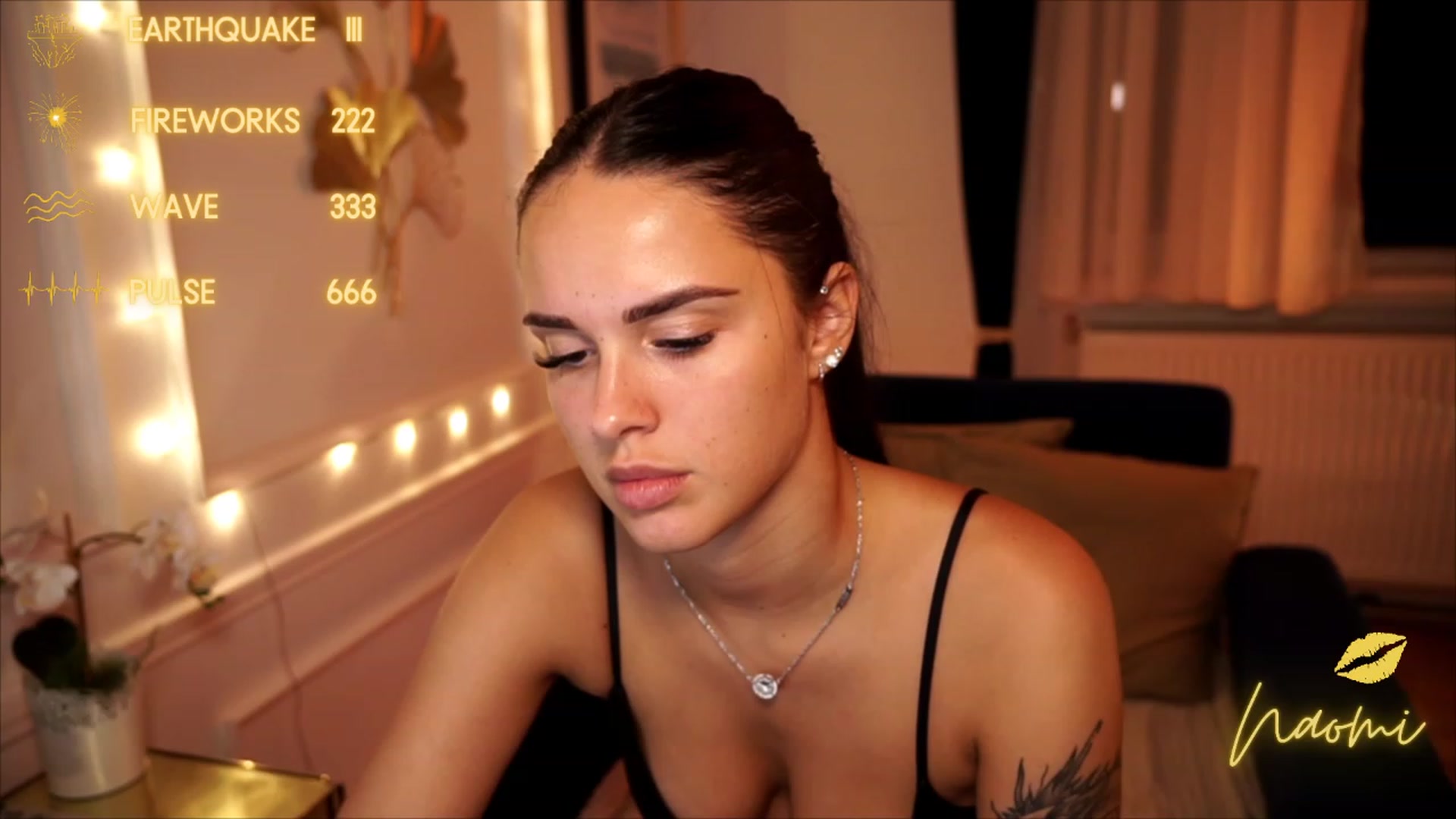 Gallery image thumbnail from cinnabellee's myfreecams stream on, 08/03/2023, 20:08 image 2 of 20