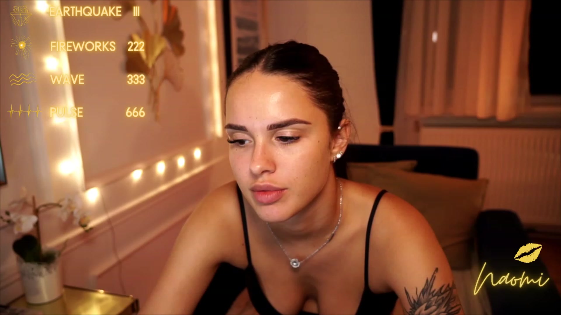 Gallery image thumbnail from cinnabellee's myfreecams stream on, 08/03/2023, 20:08 image 6 of 20