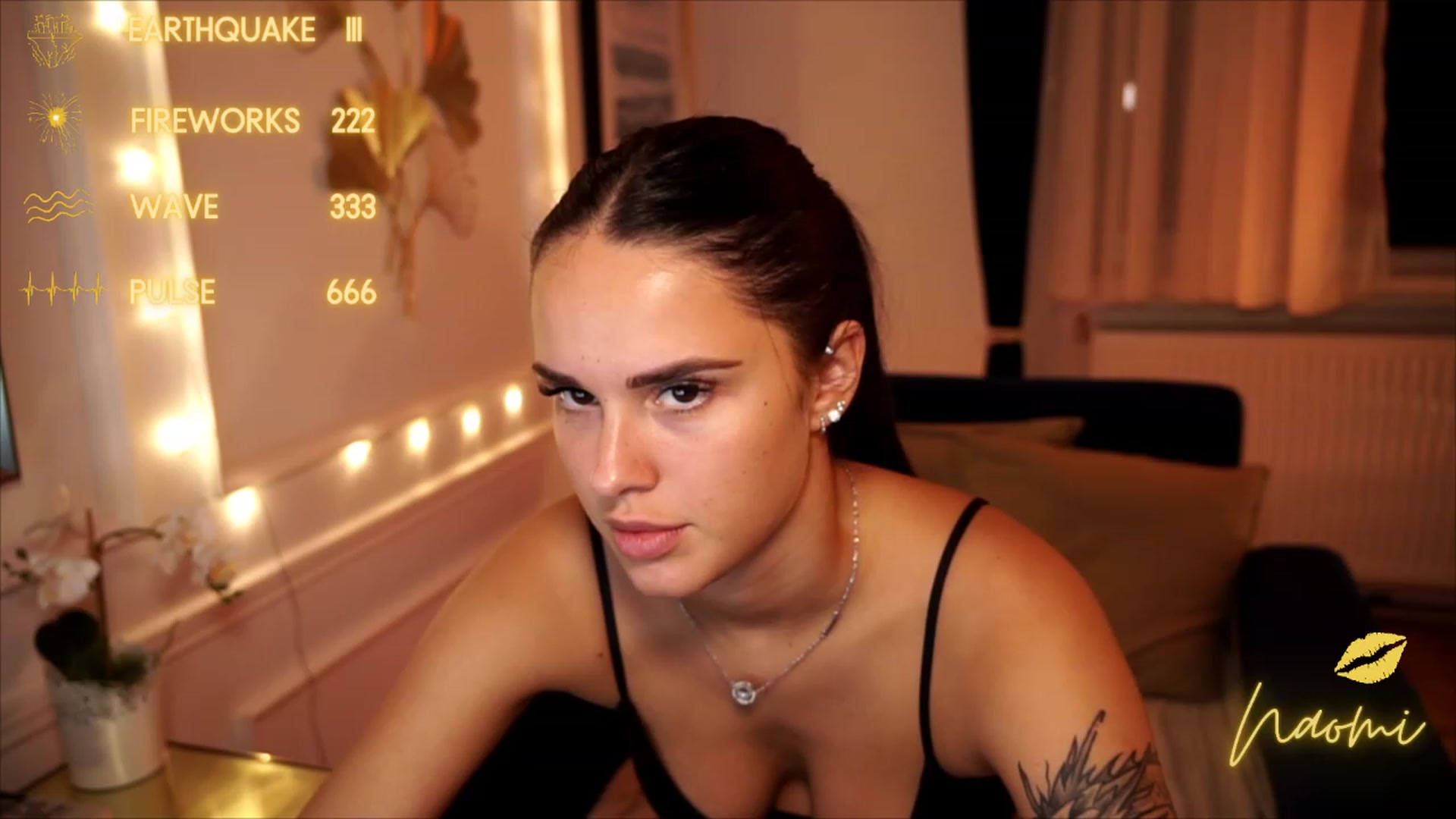Gallery image thumbnail from cinnabellee's myfreecams stream on, 08/03/2023, 20:08 image 8 of 20