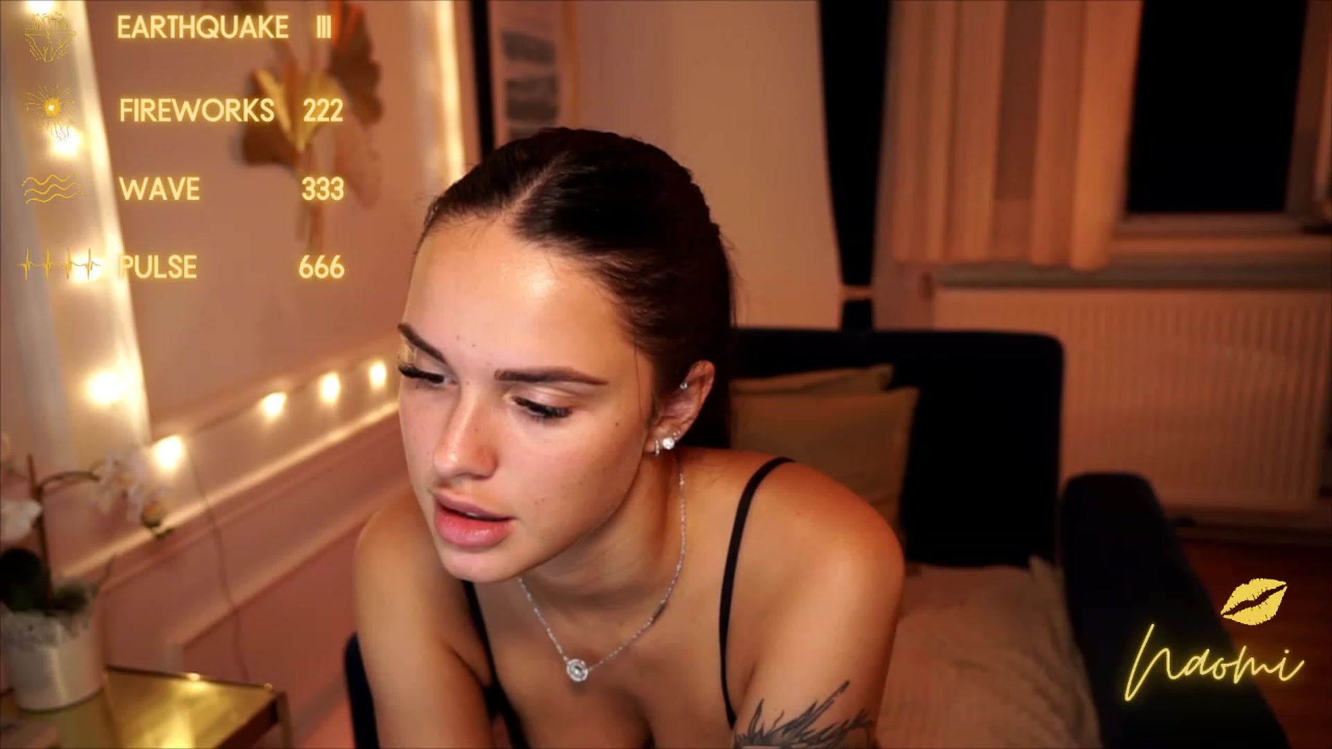 Gallery image thumbnail from cinnabellee's myfreecams stream on, 08/03/2023, 21:57 image 15 of 20