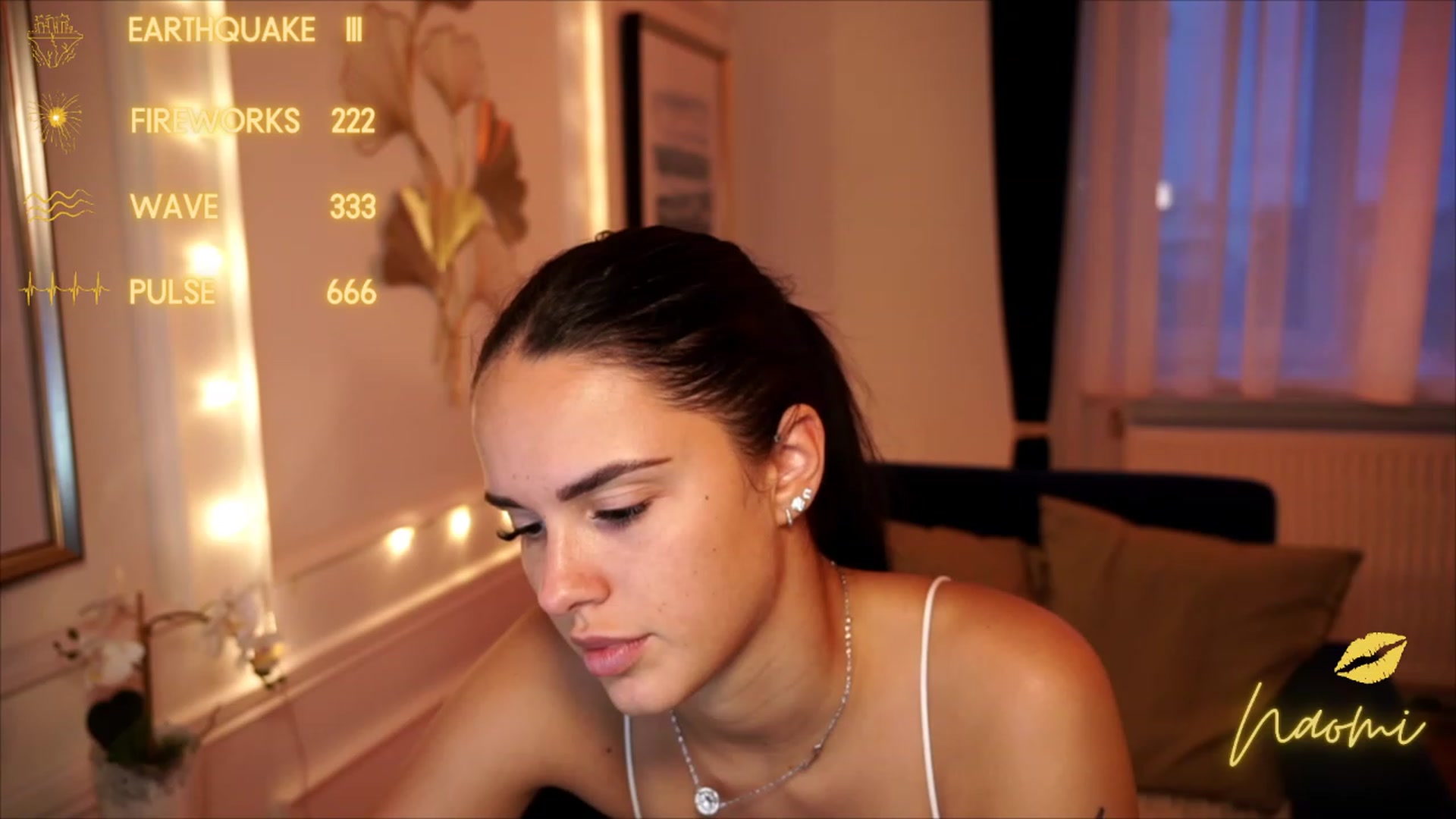 Gallery image thumbnail from cinnabellee's myfreecams stream on, 08/04/2023, 19:47 image 11 of 20