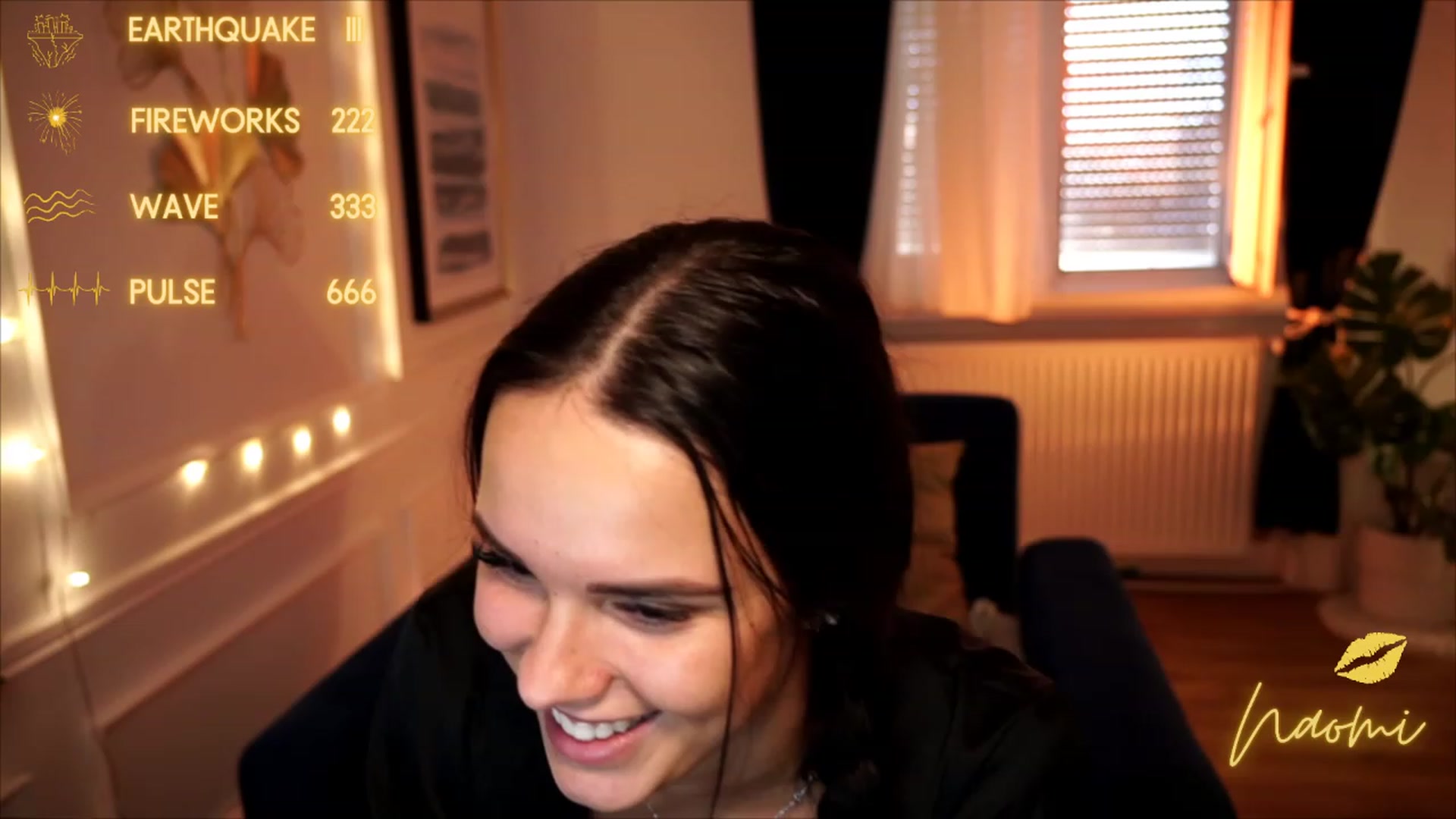 Gallery image thumbnail from cinnabellee's myfreecams stream on, 08/07/2023, 17:11 image 8 of 20