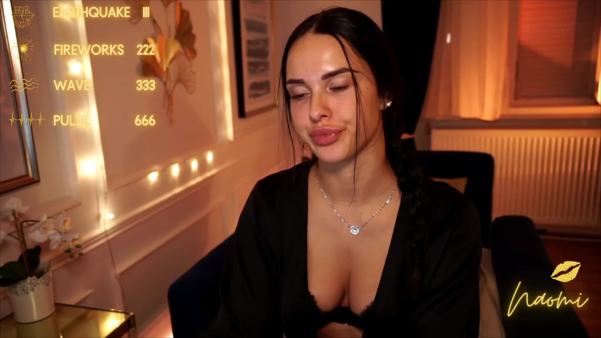 Gallery image thumbnail from cinnabellee's myfreecams stream on, 08/07/2023, 18:45 image 15 of 20