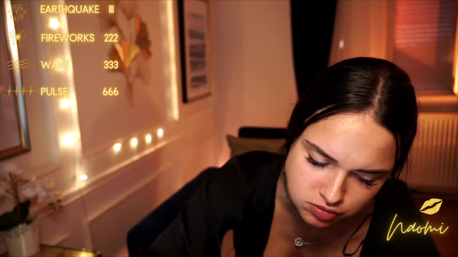Gallery image thumbnail from cinnabellee's myfreecams stream on, 08/07/2023, 18:45 image 10 of 20
