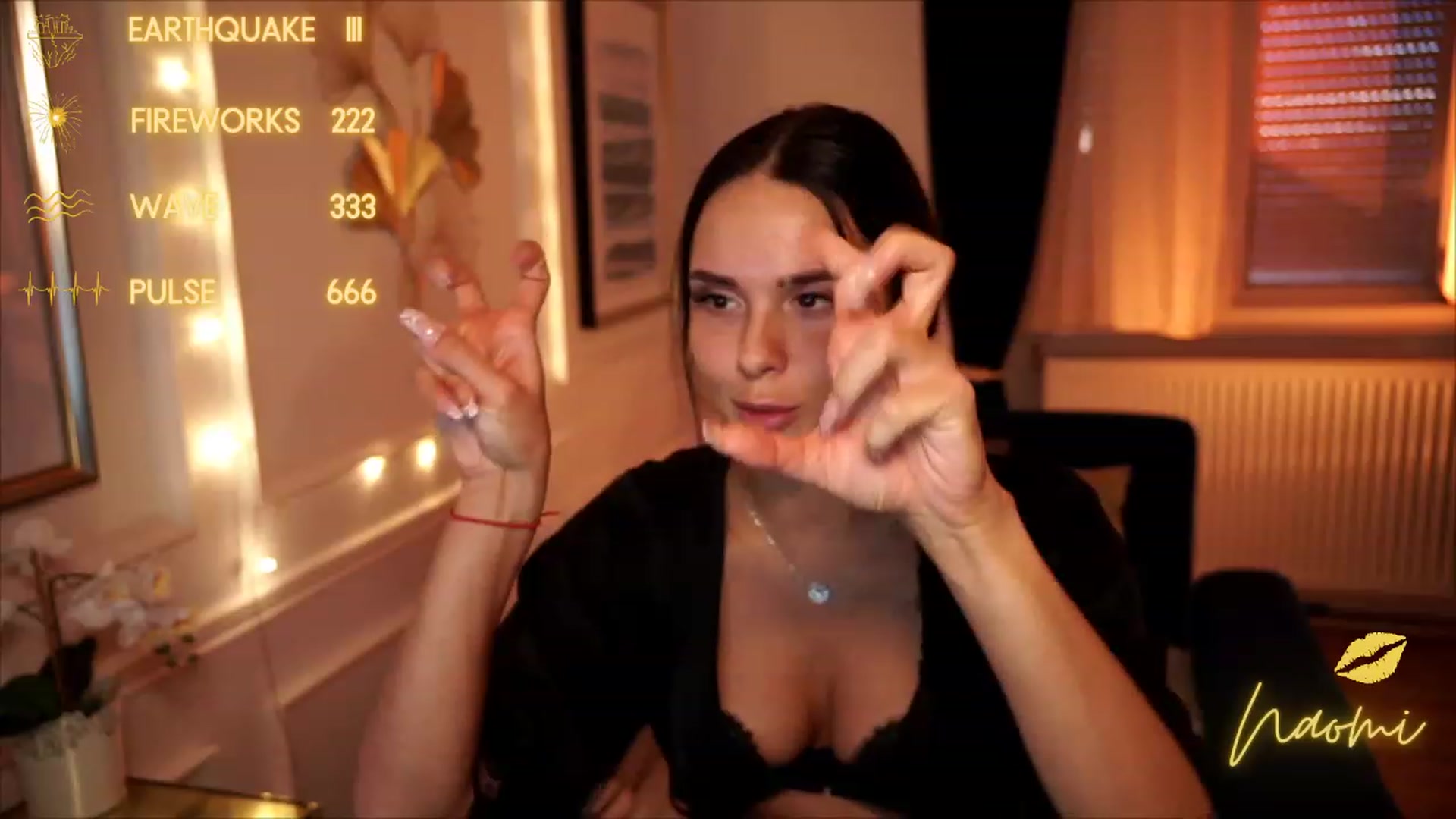 Gallery image thumbnail from cinnabellee's myfreecams stream on, 08/07/2023, 18:45 image 8 of 20