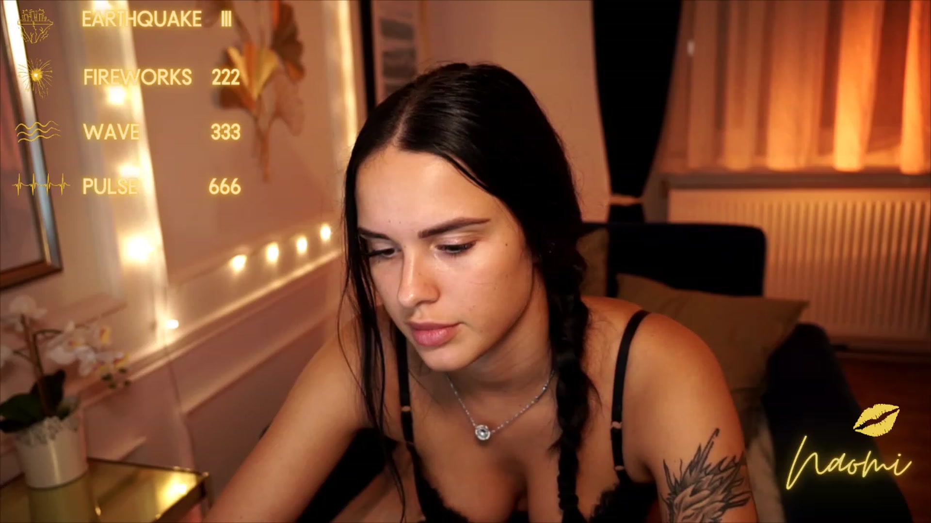Gallery image thumbnail from cinnabellee's myfreecams stream on, 08/07/2023, 21:17 image 6 of 20