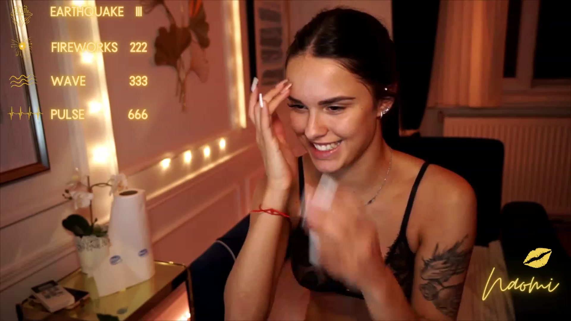 Gallery image thumbnail from cinnabellee's myfreecams stream on, 08/11/2023, 21:42 image 18 of 20