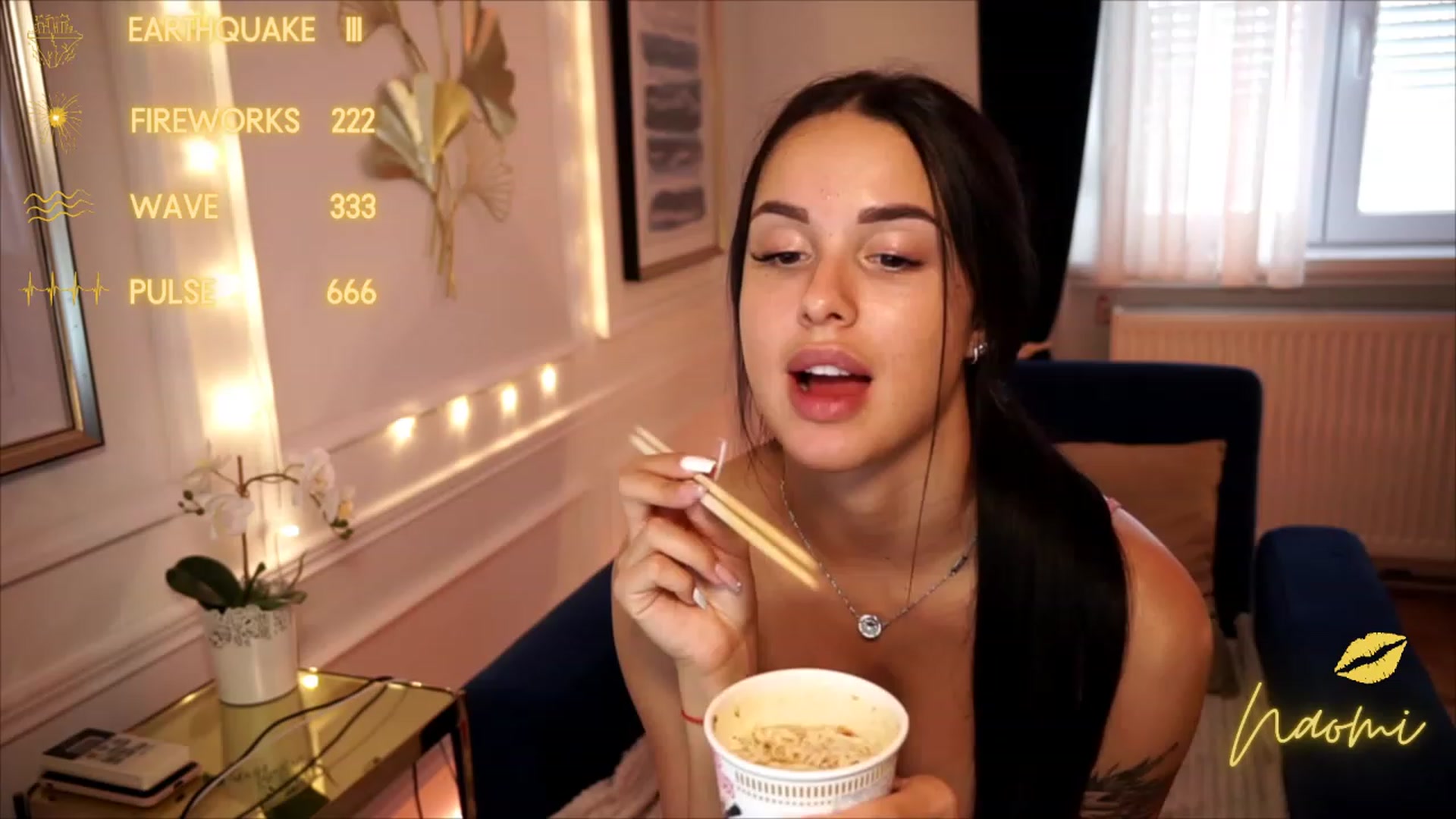 Gallery image thumbnail from cinnabellee's myfreecams stream on, 08/12/2023, 14:42 image 7 of 20