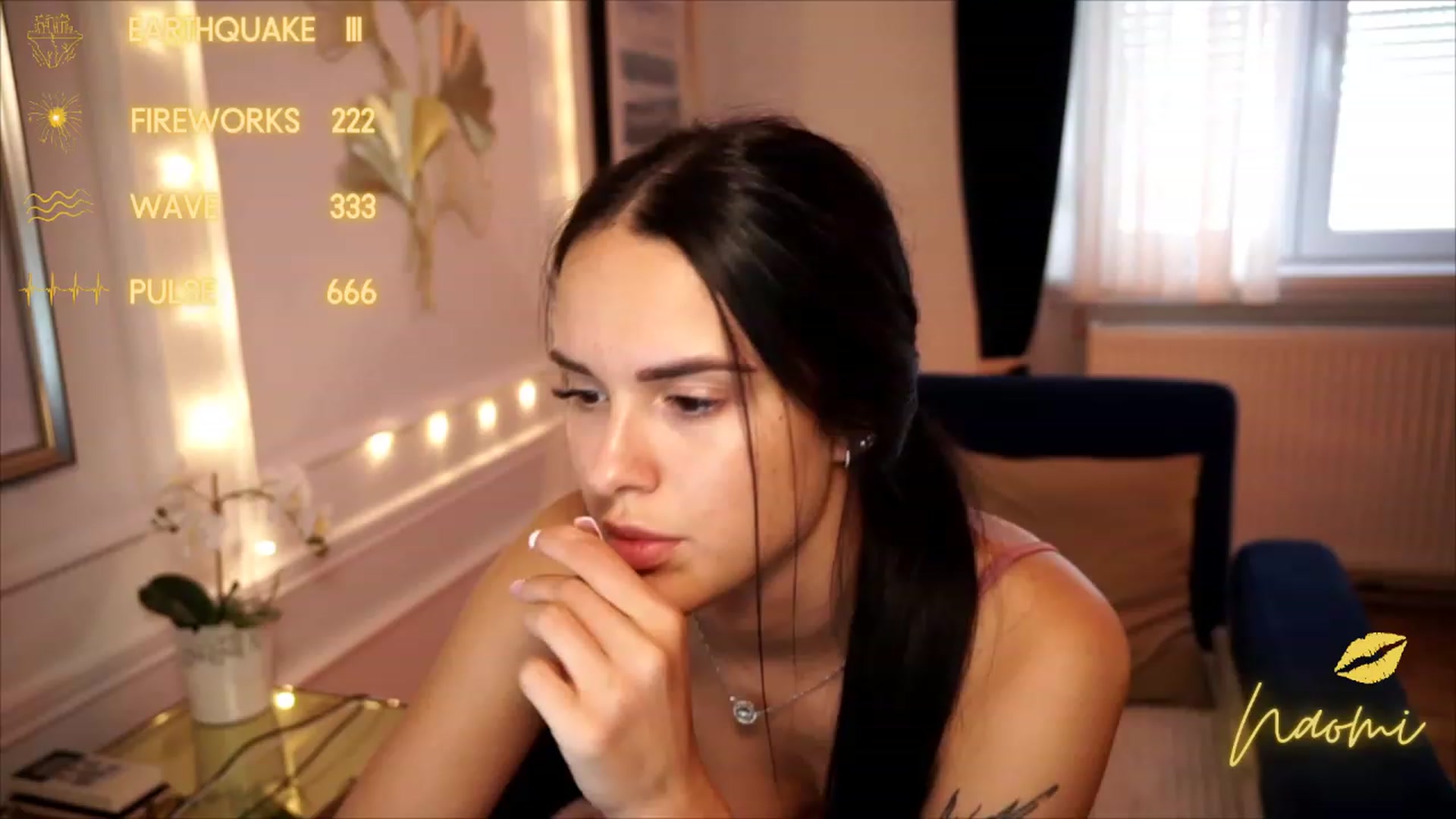 Gallery image thumbnail from cinnabellee's myfreecams stream on, 08/12/2023, 14:42 image 1 of 20