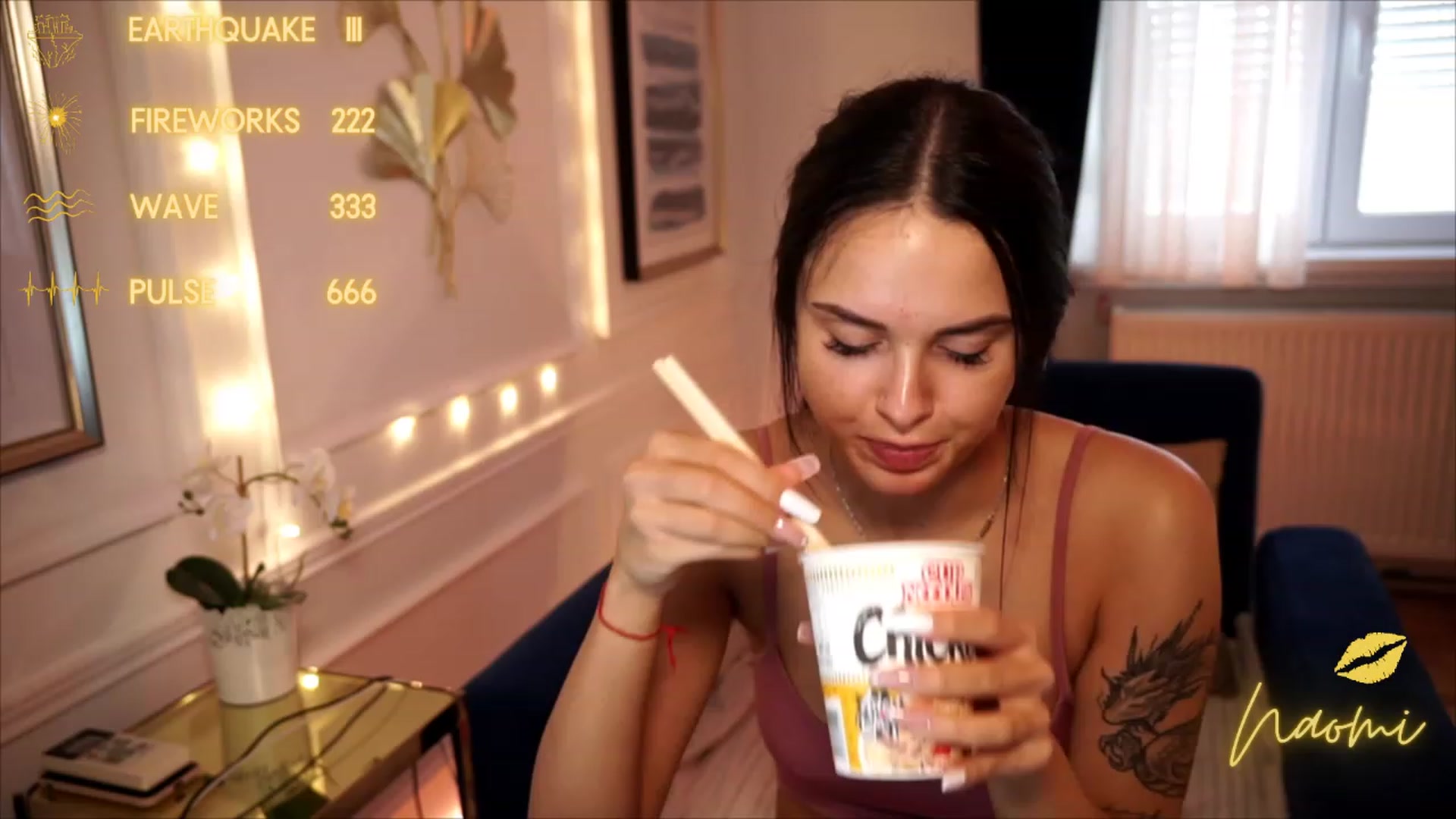 Gallery image thumbnail from cinnabellee's myfreecams stream on, 08/12/2023, 14:42 image 9 of 20