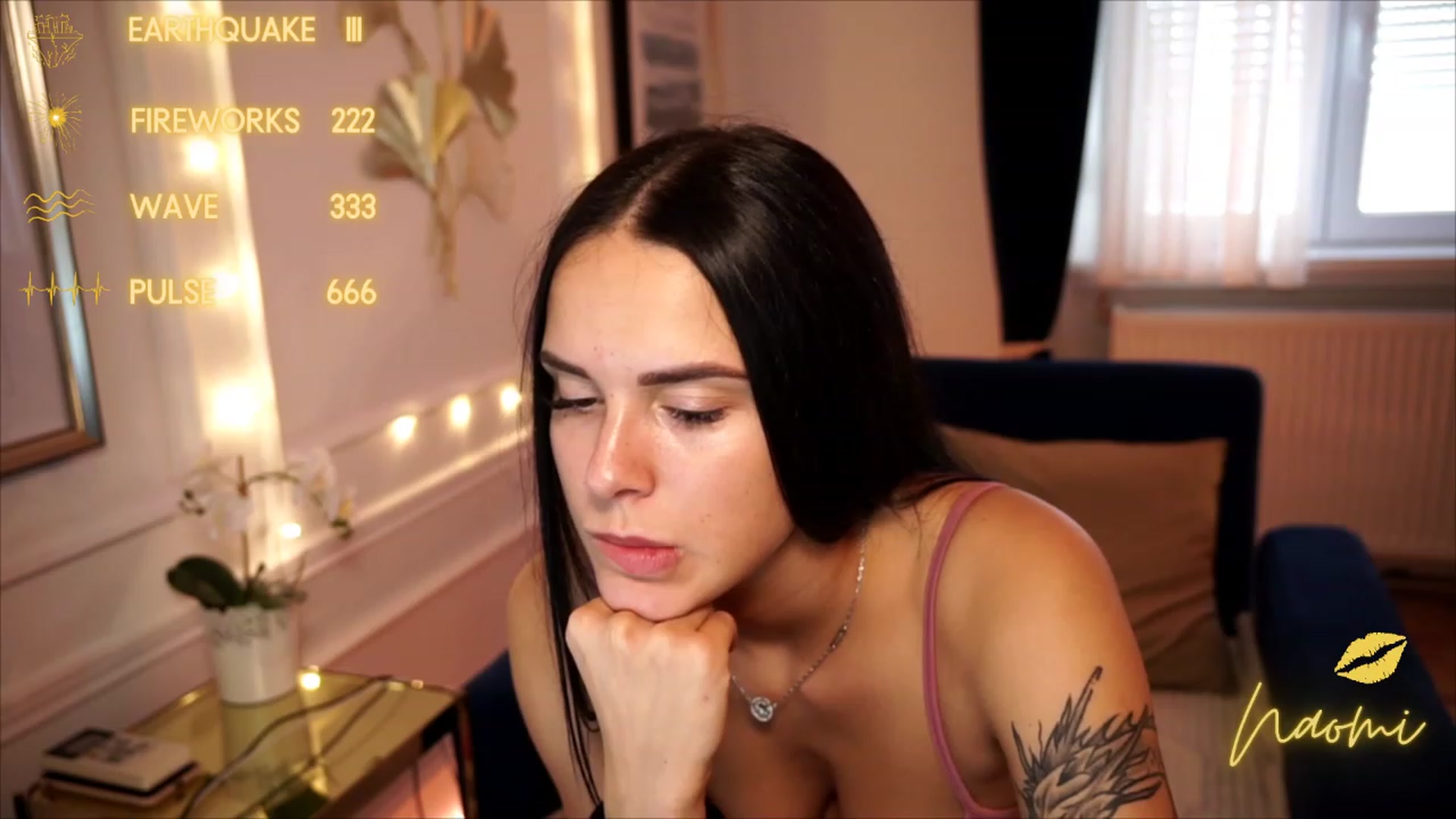Gallery image thumbnail from cinnabellee's myfreecams stream on, 08/12/2023, 14:42 image 16 of 20