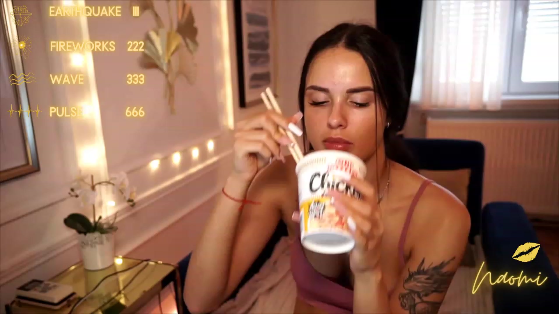 Gallery image thumbnail from cinnabellee's myfreecams stream on, 08/12/2023, 14:42 image 12 of 20