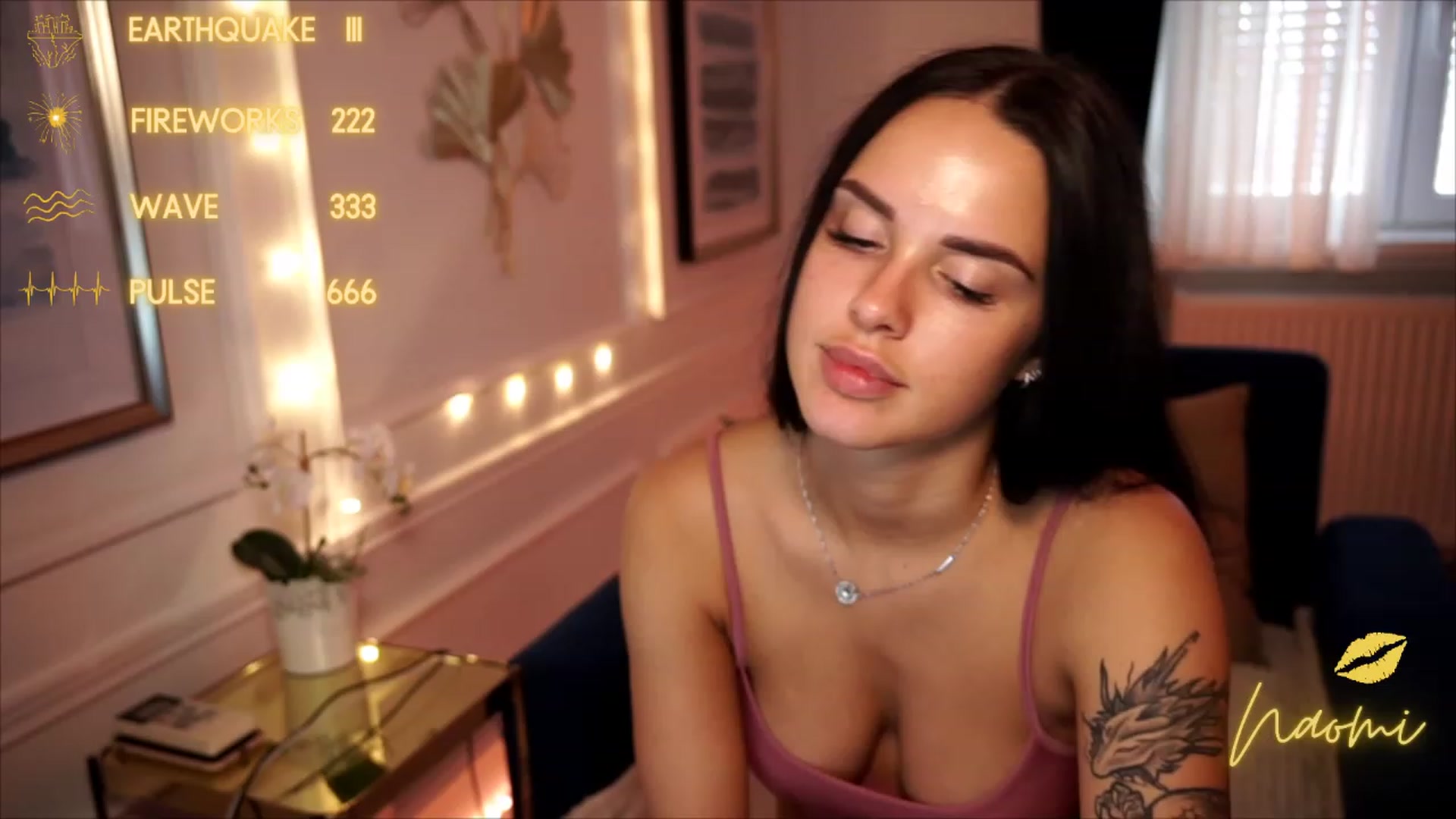 Gallery image thumbnail from cinnabellee's myfreecams stream on, 08/12/2023, 15:51 image 2 of 20