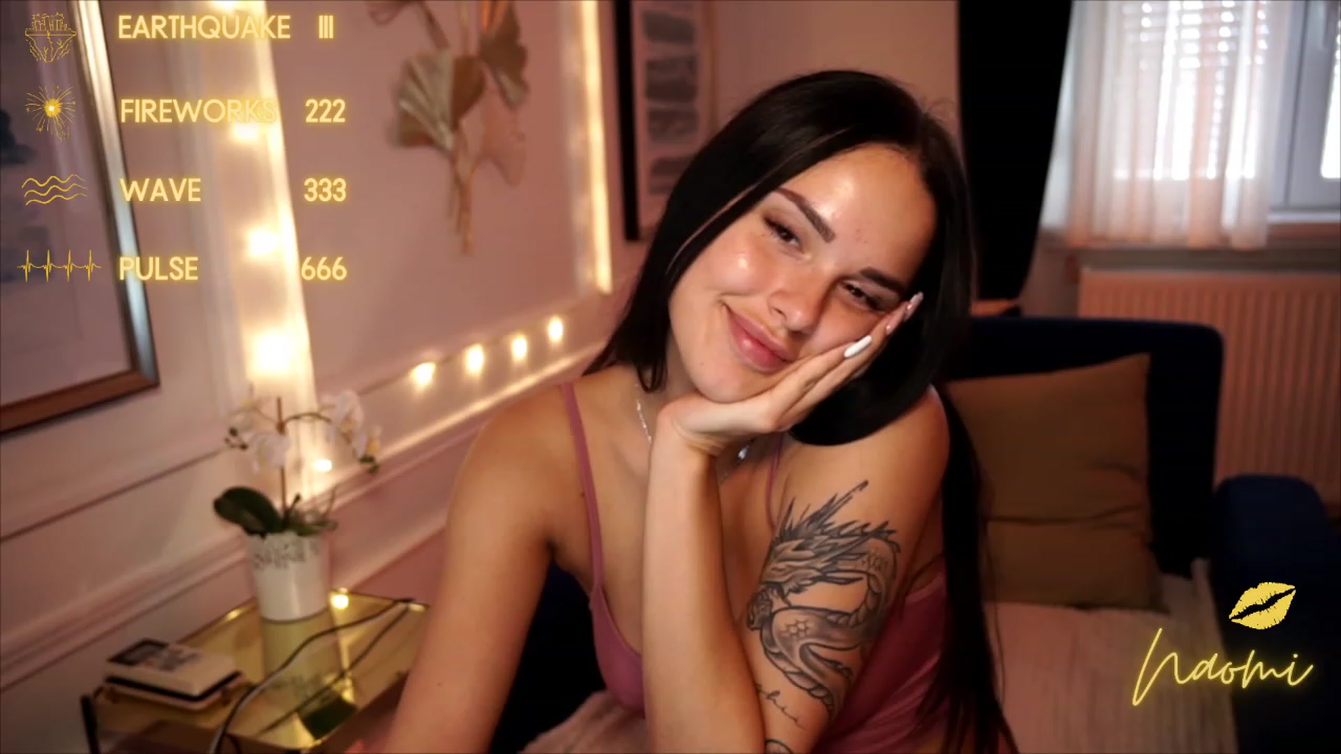 Gallery image thumbnail from cinnabellee's myfreecams stream on, 08/12/2023, 15:51 image 4 of 20