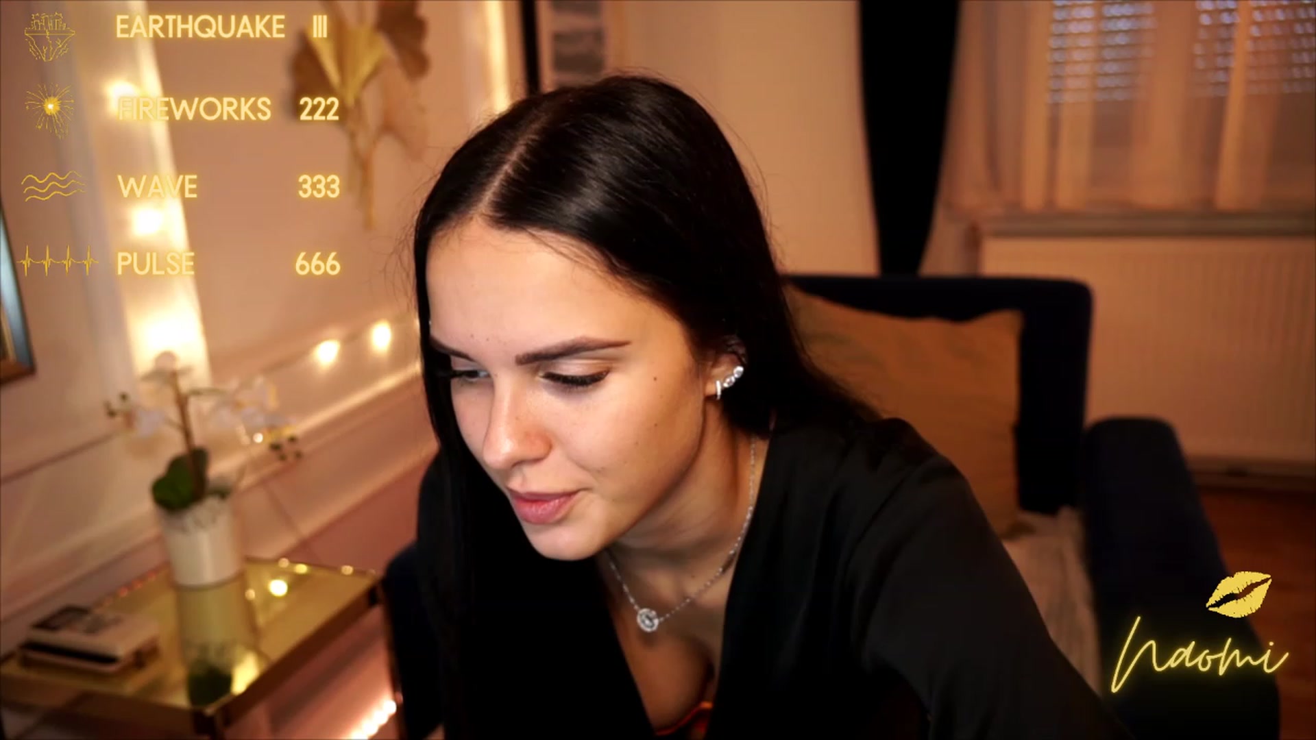 Gallery image thumbnail from cinnabellee's myfreecams stream on, 08/15/2023, 17:33 image 2 of 20