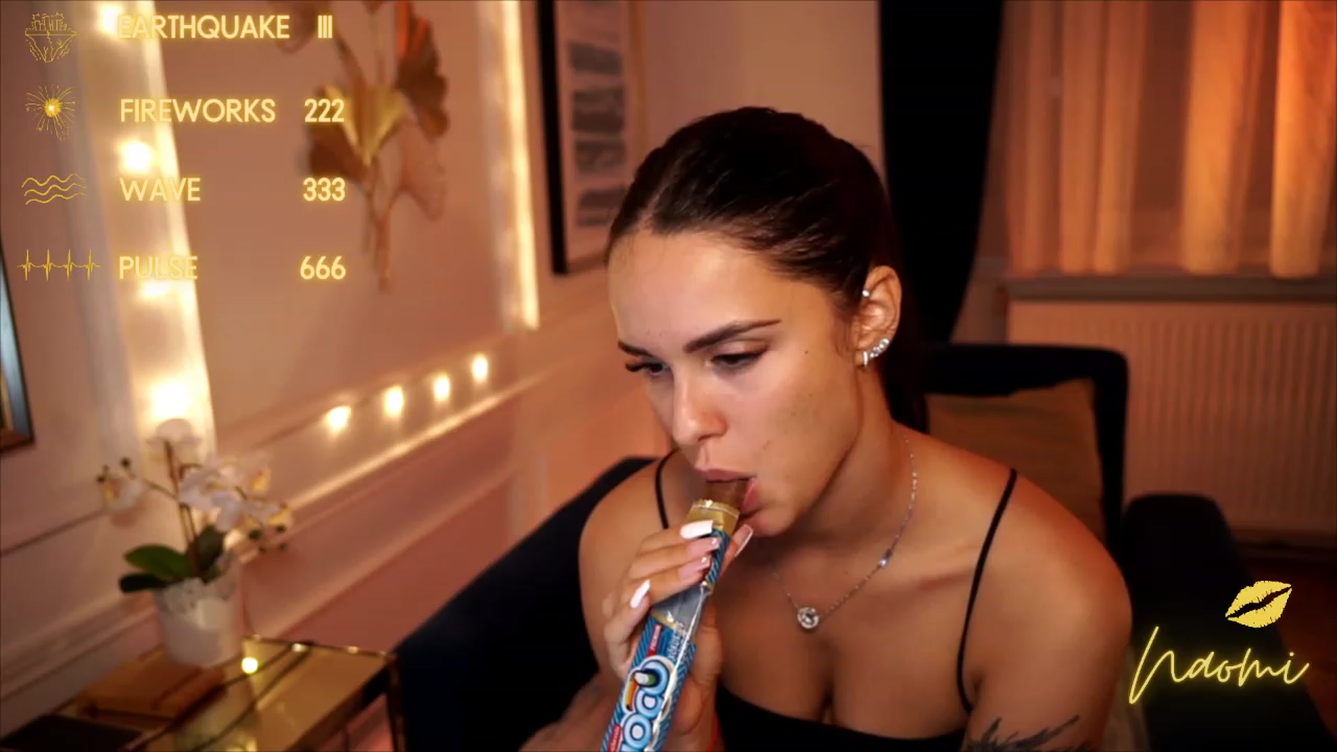Gallery image thumbnail from cinnabellee's myfreecams stream on, 08/16/2023, 18:22 image 8 of 20