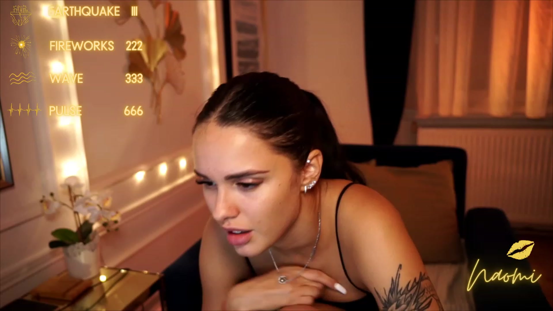 Gallery image thumbnail from cinnabellee's myfreecams stream on, 08/16/2023, 18:22 image 3 of 20