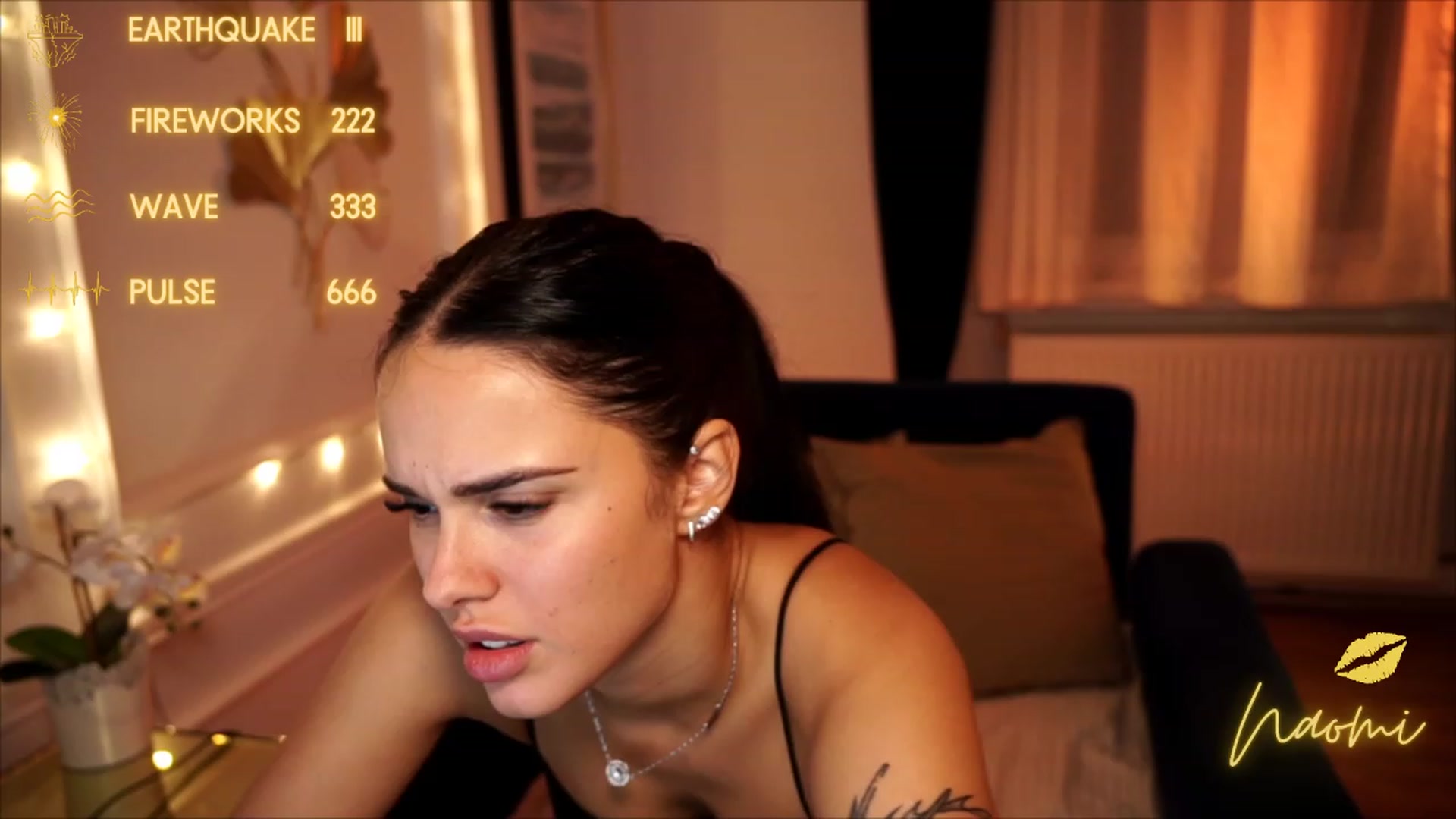 Gallery image thumbnail from cinnabellee's myfreecams stream on, 08/16/2023, 19:48 image 15 of 20