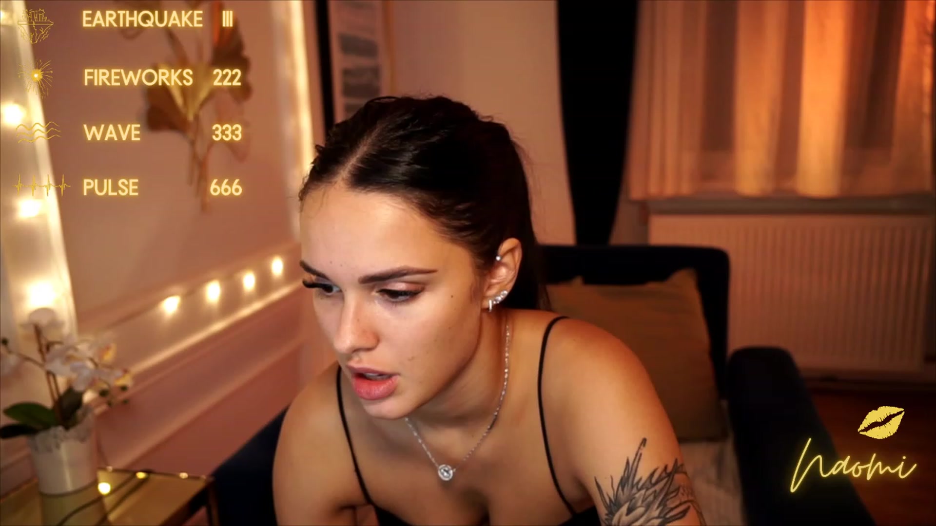 Gallery image thumbnail from cinnabellee's myfreecams stream on, 08/16/2023, 19:48 image 11 of 20