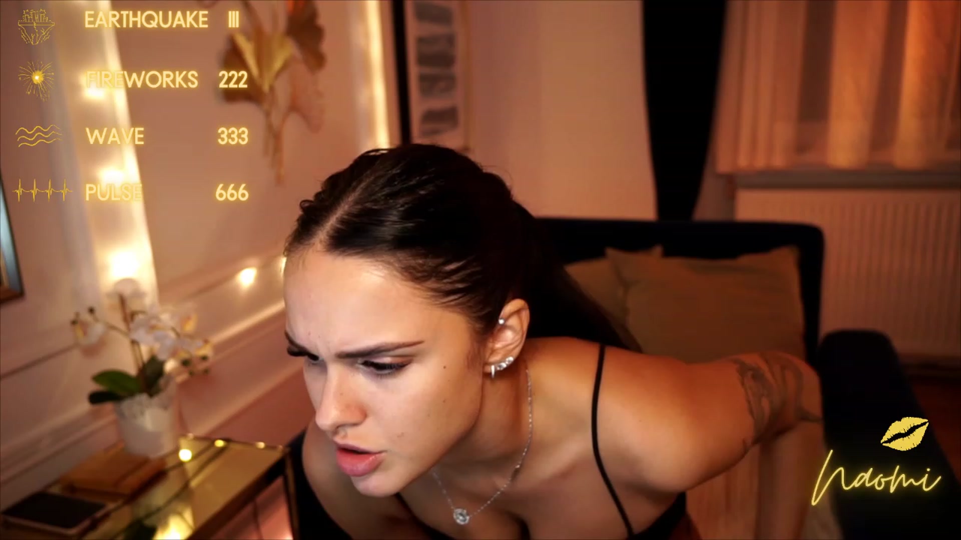 Gallery image thumbnail from cinnabellee's myfreecams stream on, 08/16/2023, 19:48 image 2 of 20