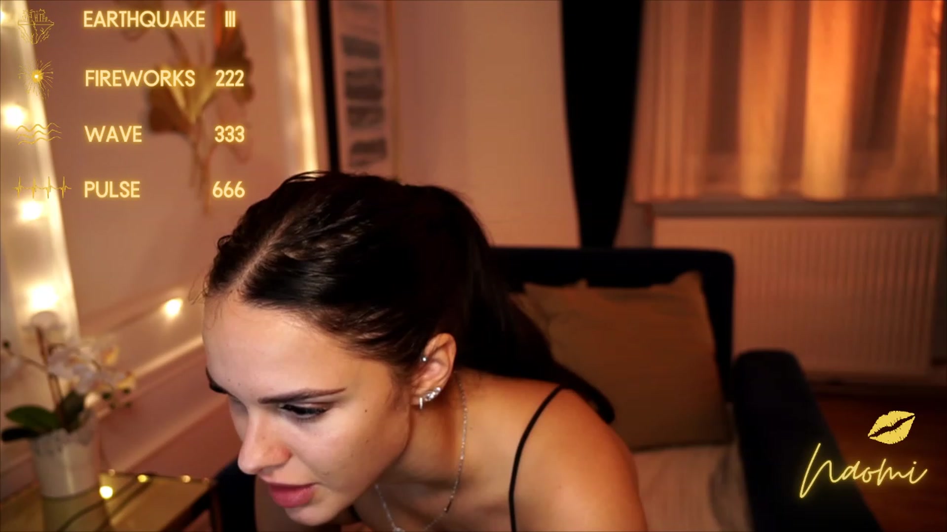 Gallery image thumbnail from cinnabellee's myfreecams stream on, 08/16/2023, 21:37 image 4 of 20
