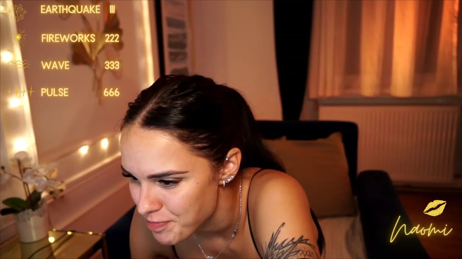 Gallery image thumbnail from cinnabellee's myfreecams stream on, 08/16/2023, 21:37 image 8 of 20