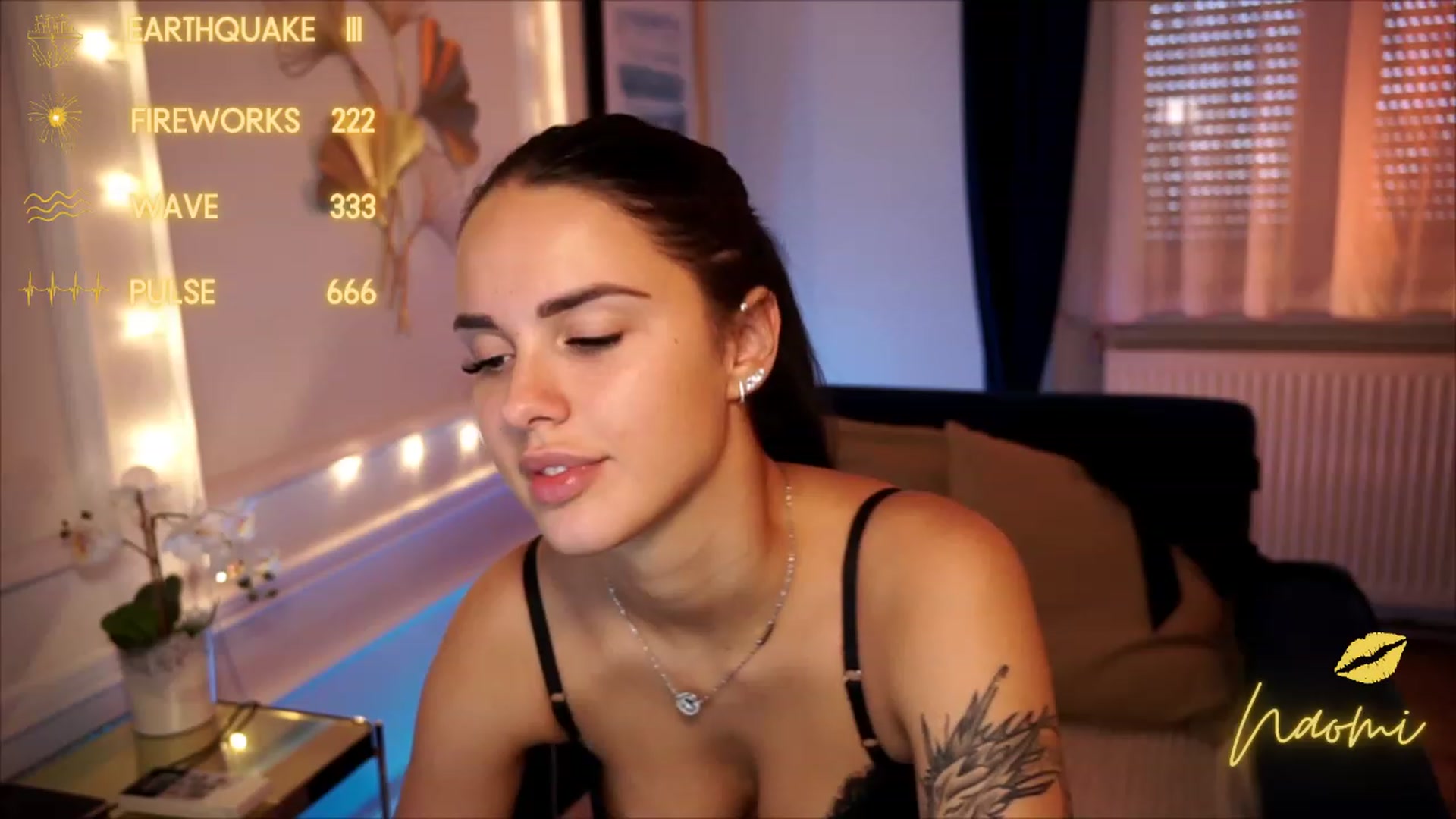 Gallery image thumbnail from cinnabellee's myfreecams stream on, 08/19/2023, 07:00 image 4 of 20
