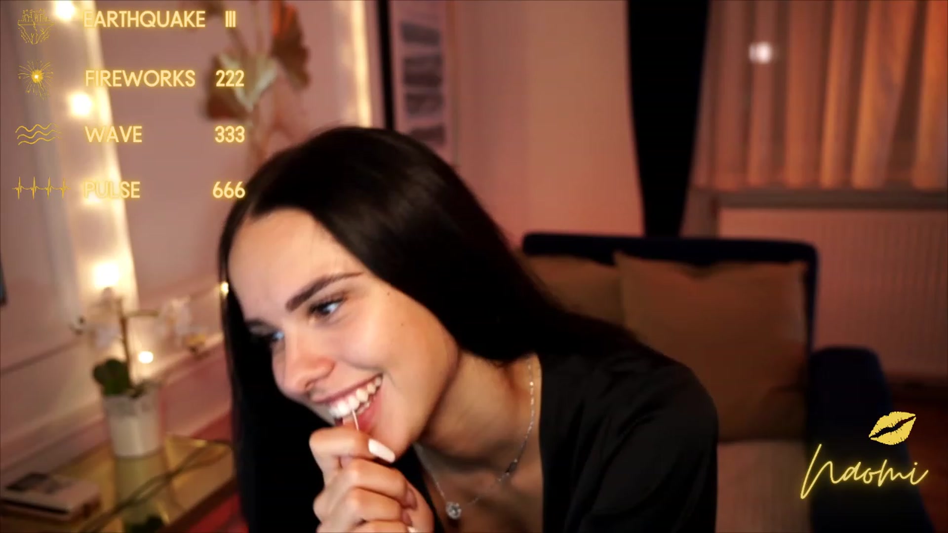 Gallery image thumbnail from cinnabellee's myfreecams stream on, 08/21/2023, 18:35 image 16 of 20