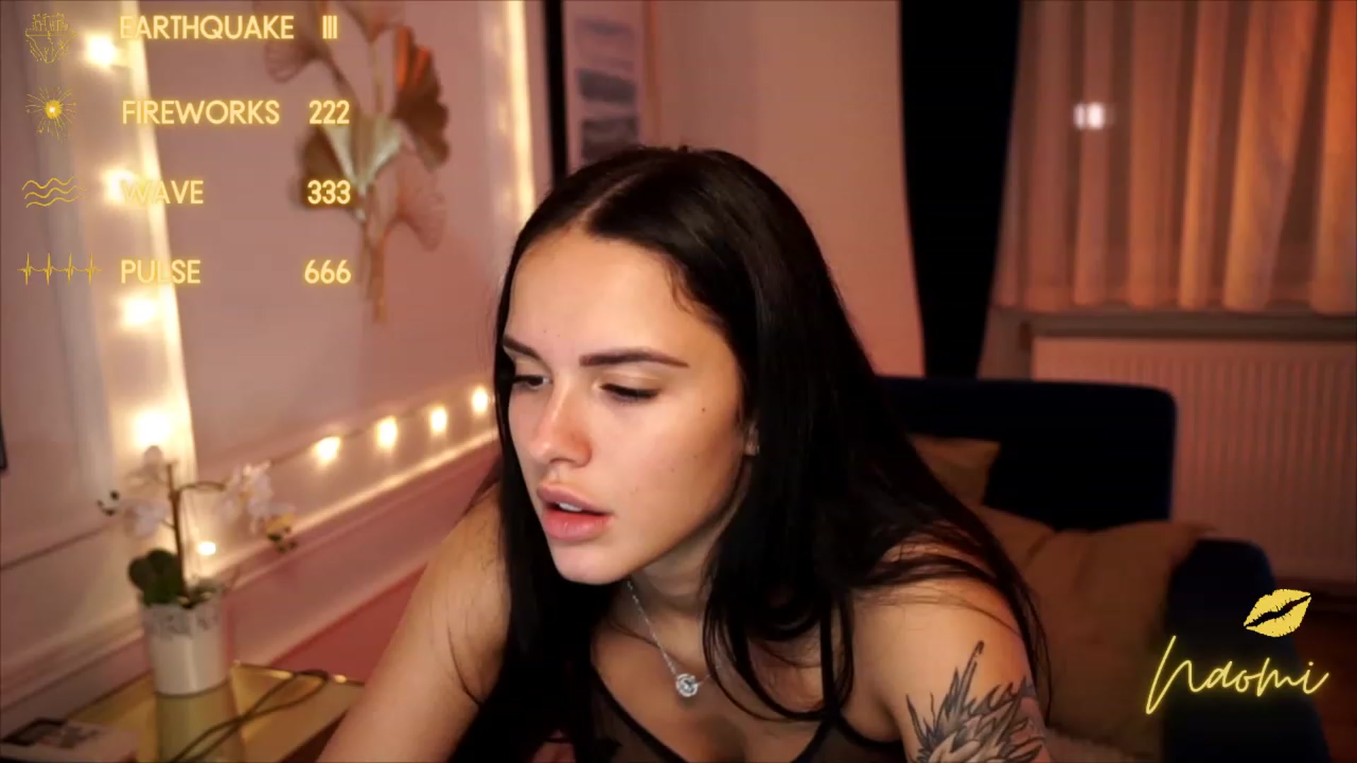 Gallery image thumbnail from cinnabellee's myfreecams stream on, 08/21/2023, 21:40 image 12 of 20