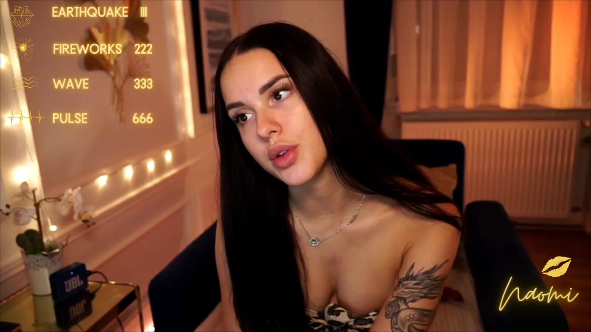 Gallery image thumbnail from cinnabellee's myfreecams stream on, 08/22/2023, 18:17 image 3 of 20
