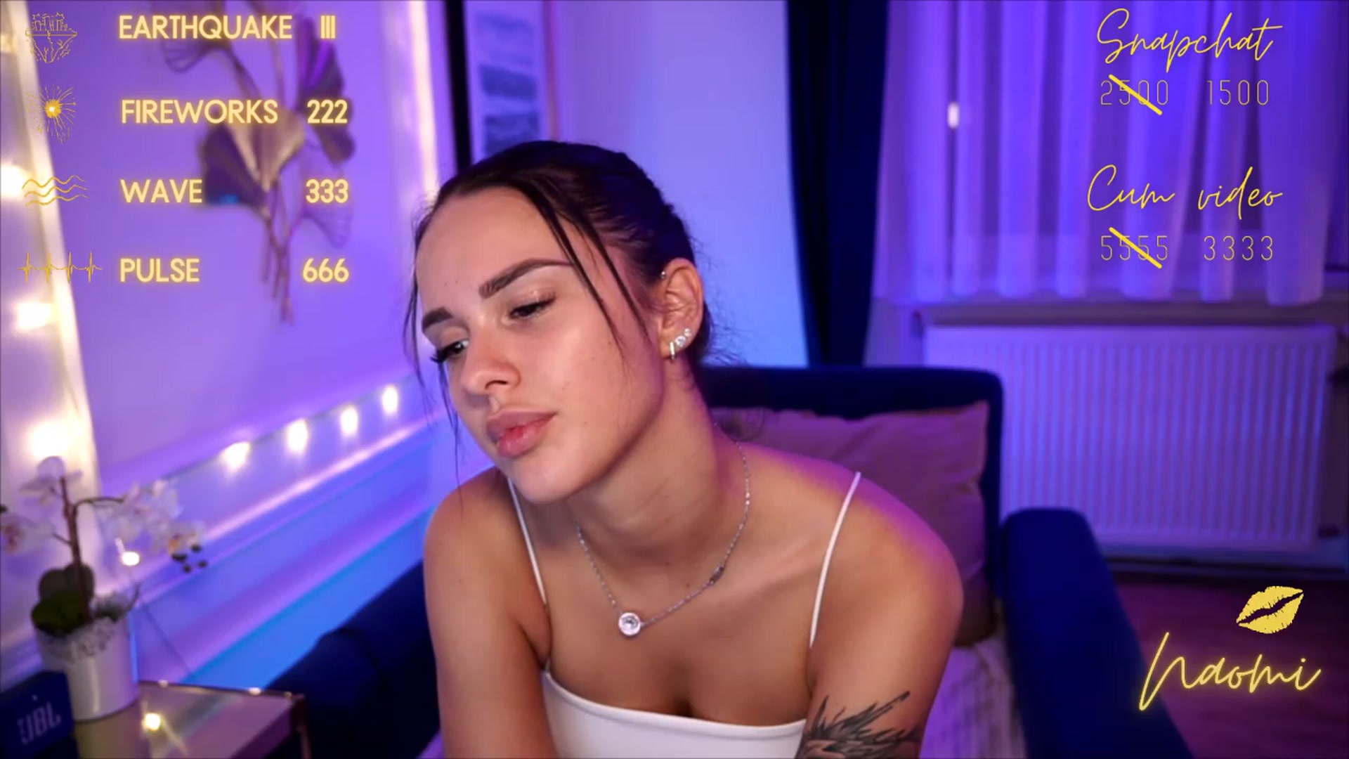Gallery image thumbnail from cinnabellee's myfreecams stream on, 08/25/2023, 20:34 image 19 of 20