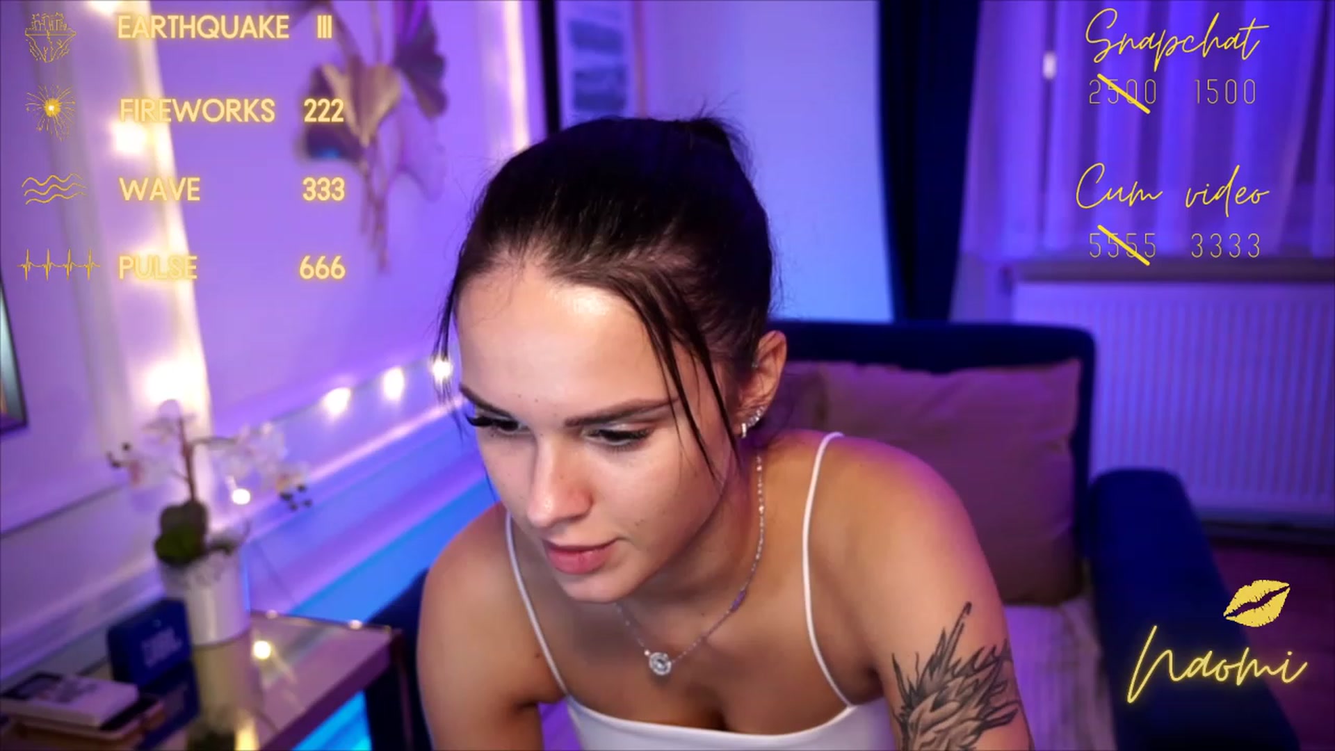 Gallery image thumbnail from cinnabellee's myfreecams stream on, 08/25/2023, 21:39 image 8 of 20
