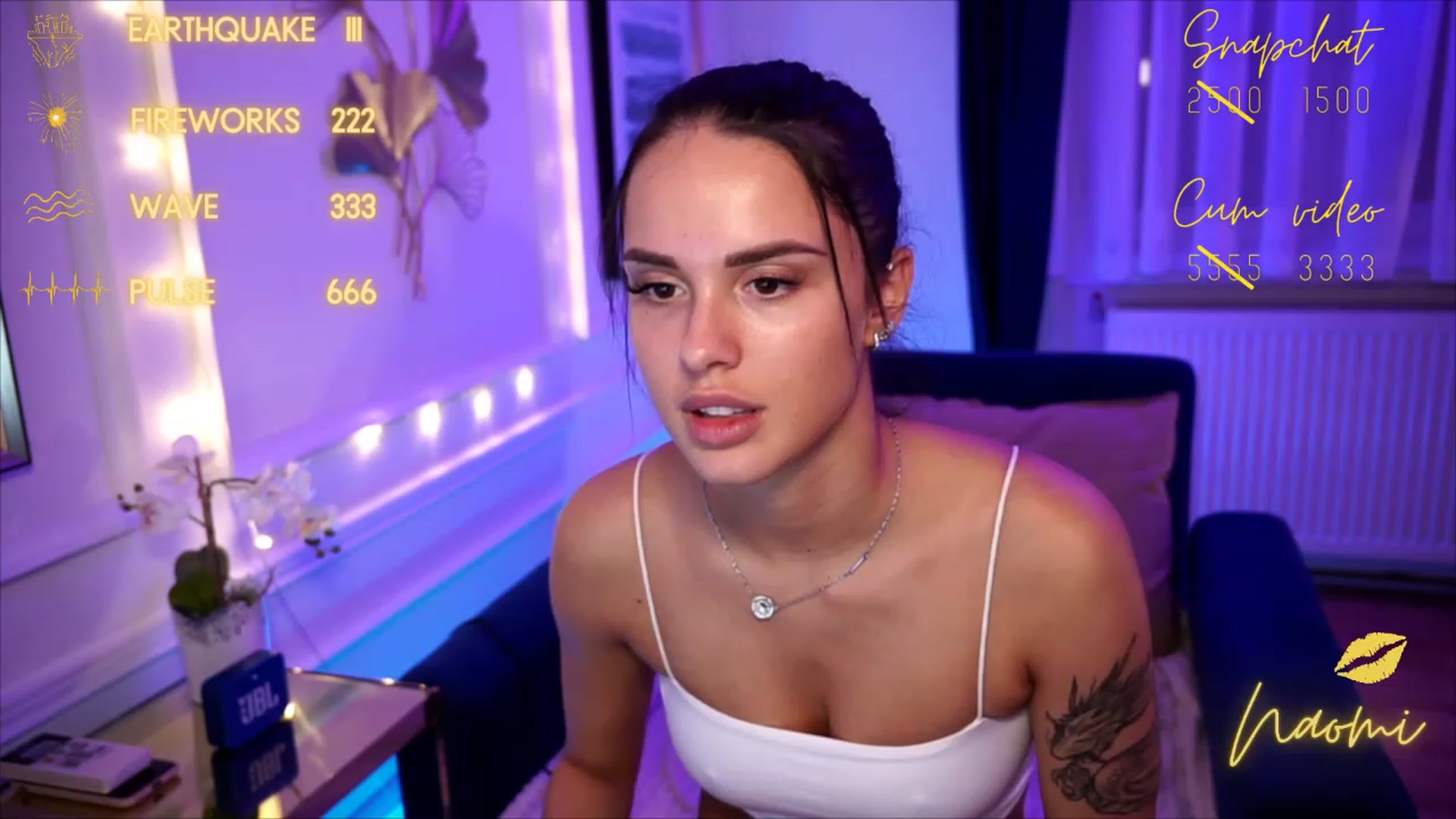 Gallery image thumbnail from cinnabellee's myfreecams stream on, 08/25/2023, 21:39 image 15 of 20