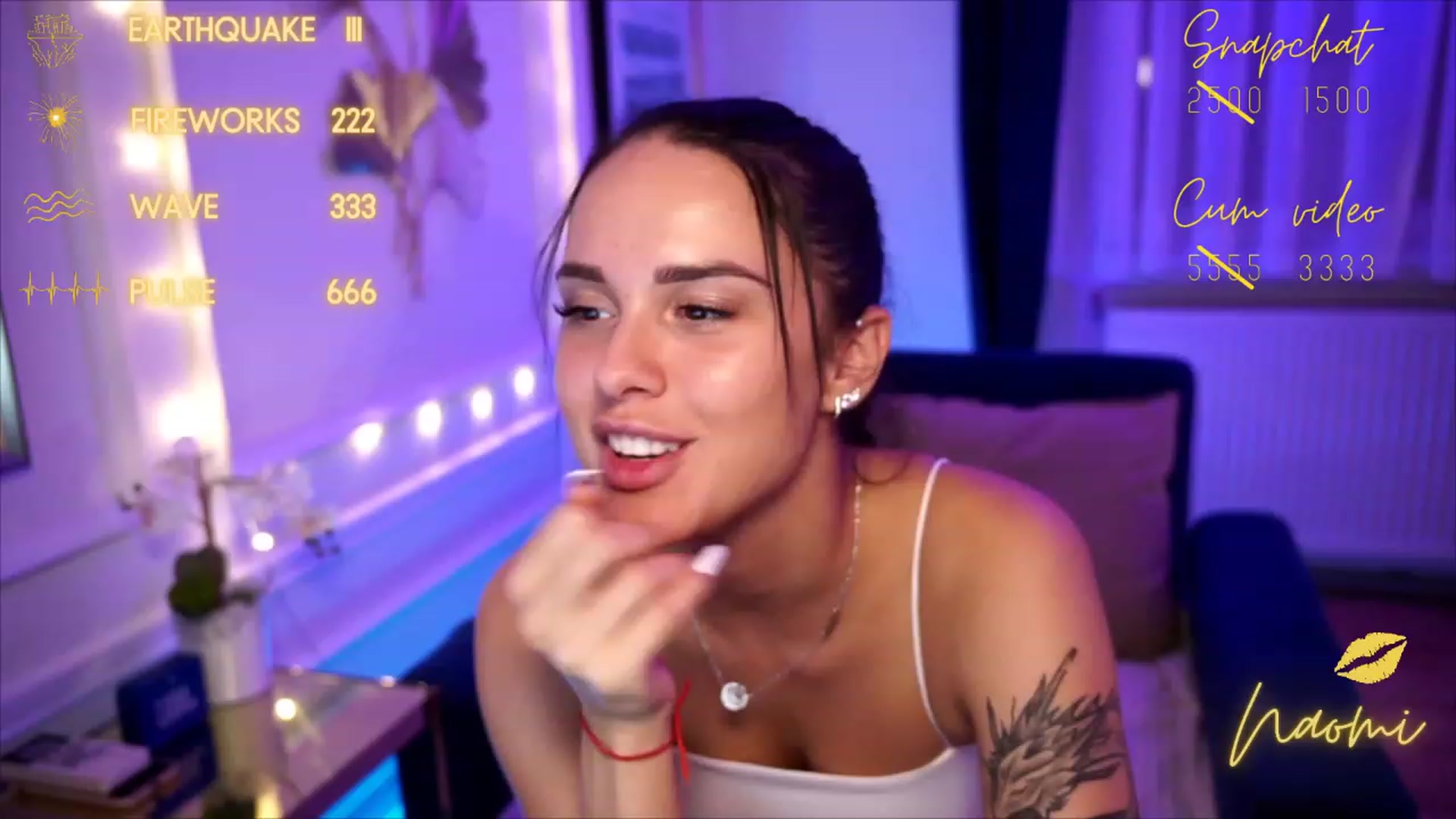 Gallery image thumbnail from cinnabellee's myfreecams stream on, 08/25/2023, 21:39 image 6 of 20