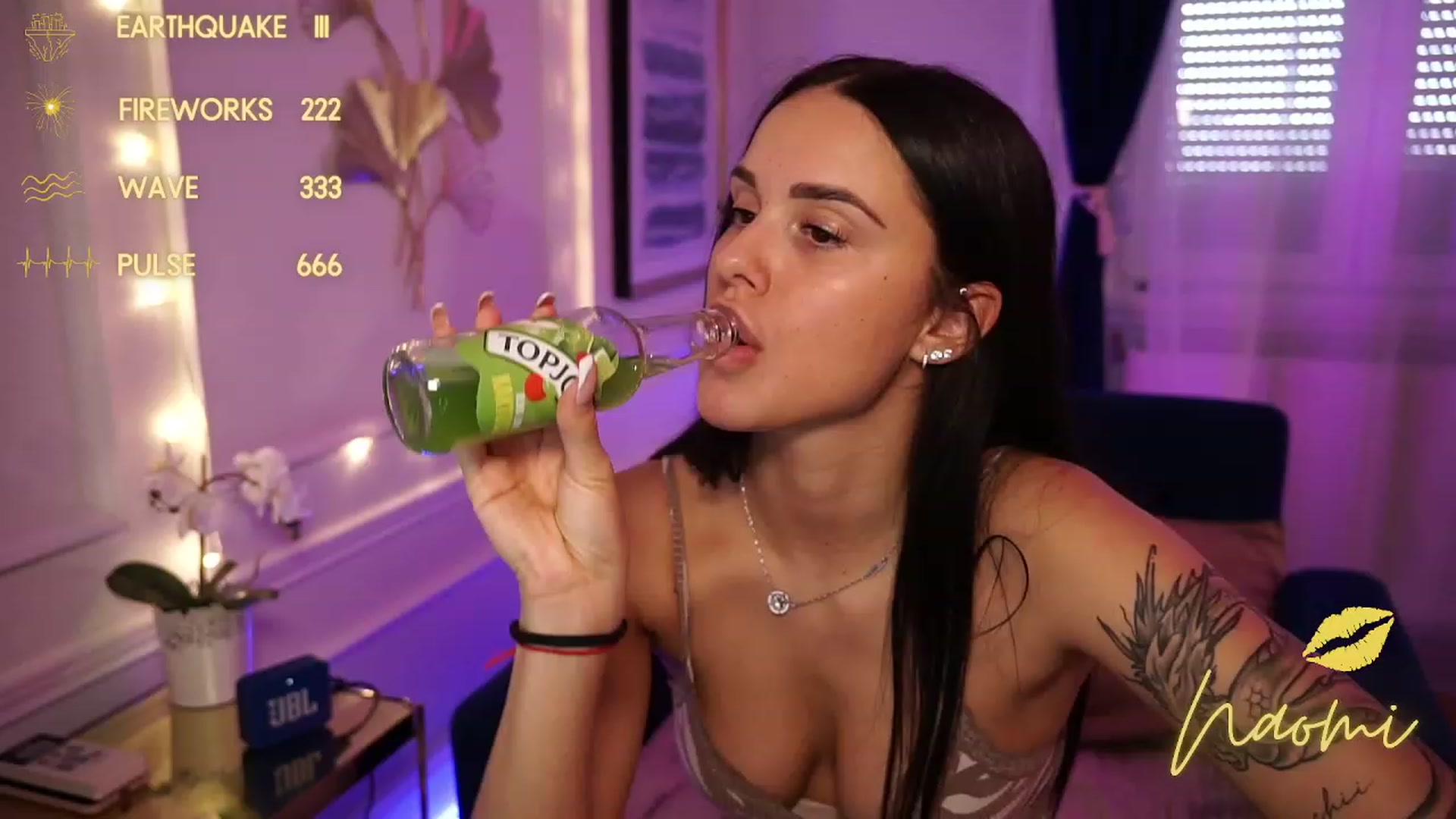 Gallery image thumbnail from cinnabellee's myfreecams stream on, 09/18/2023, 11:14 image 18 of 20