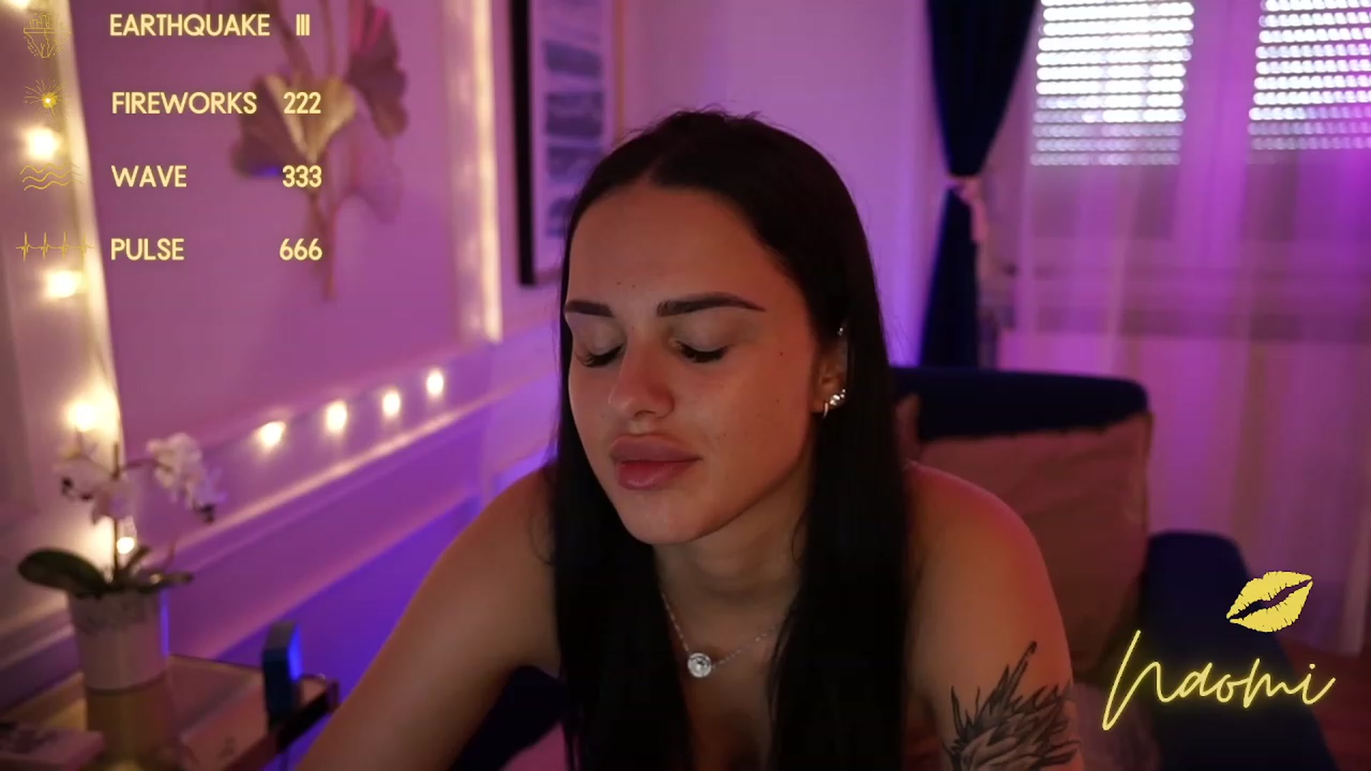 Gallery image thumbnail from cinnabellee's myfreecams stream on, 09/18/2023, 14:40 image 10 of 20
