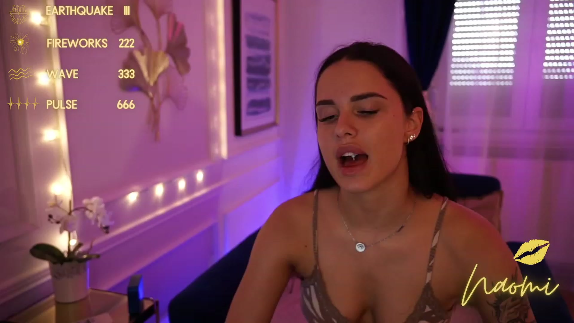 Gallery image thumbnail from cinnabellee's myfreecams stream on, 09/18/2023, 14:40 image 3 of 20