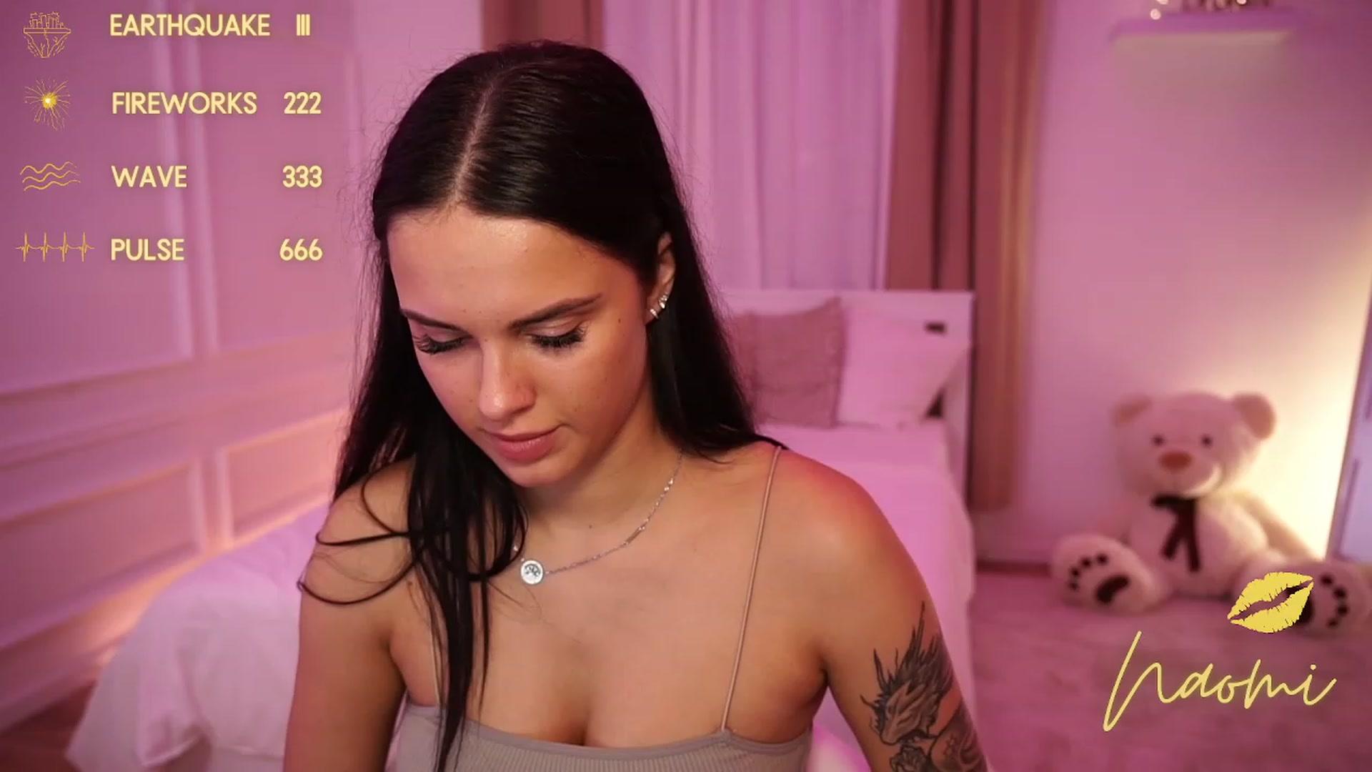 Gallery image thumbnail from cinnabellee's myfreecams stream on, 10/08/2023, 21:34 image 1 of 20